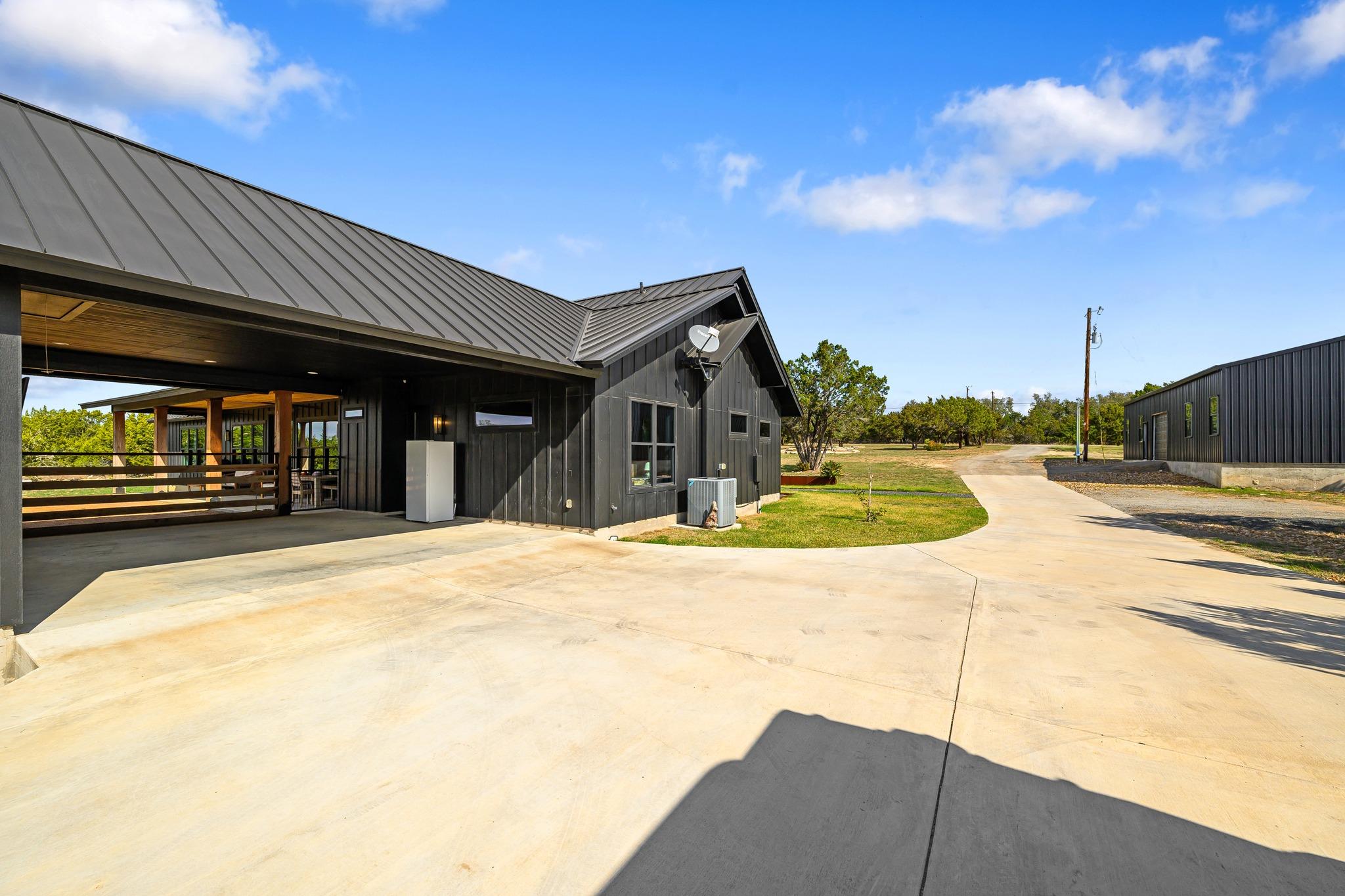 107 W Lakeshore Dr, Dripping Springs, TX 78620