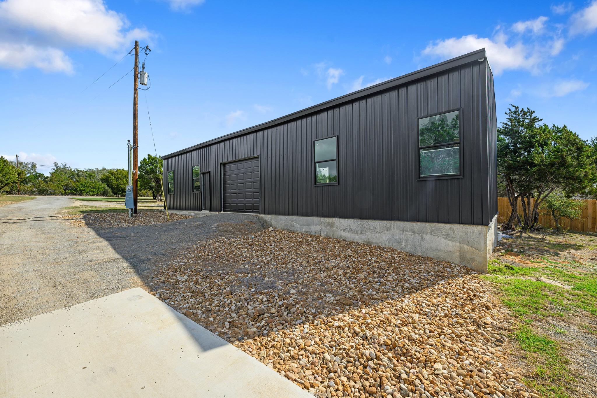 107 W Lakeshore Dr, Dripping Springs, TX 78620