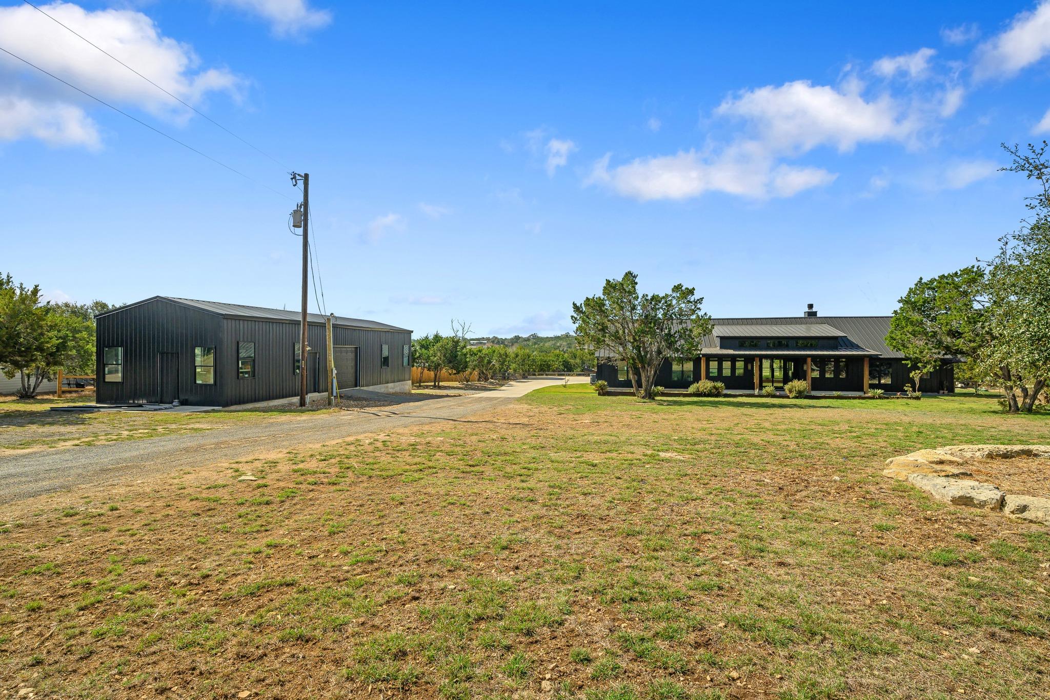 107 W Lakeshore Dr, Dripping Springs, TX 78620