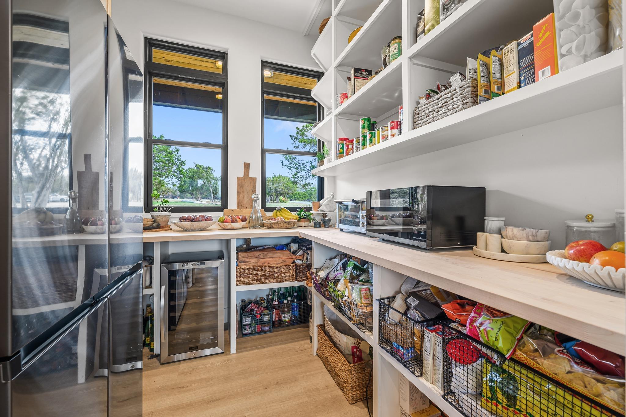 107 W Lakeshore Dr, Dripping Springs, TX 78620