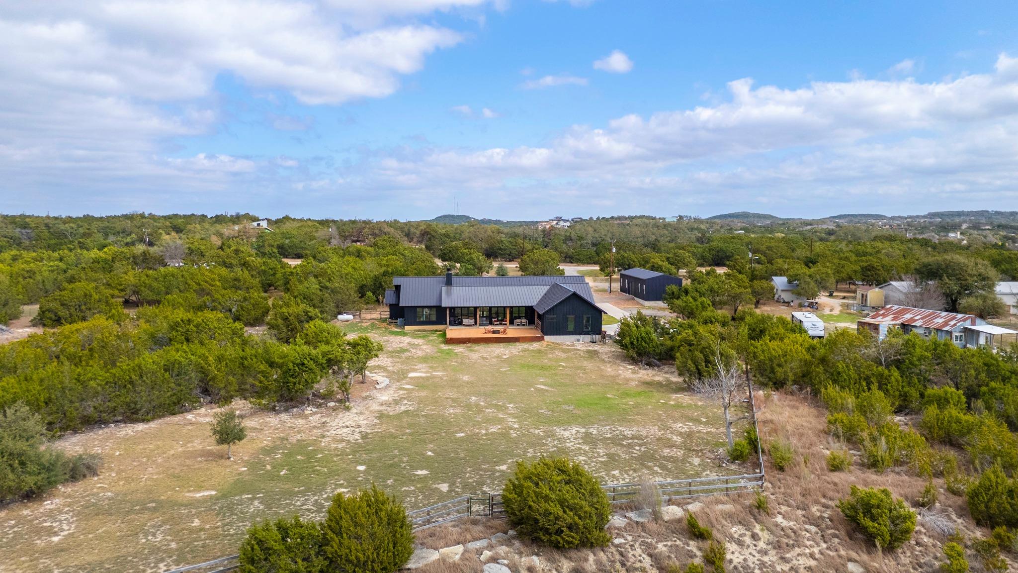 107 W Lakeshore Dr, Dripping Springs, TX 78620