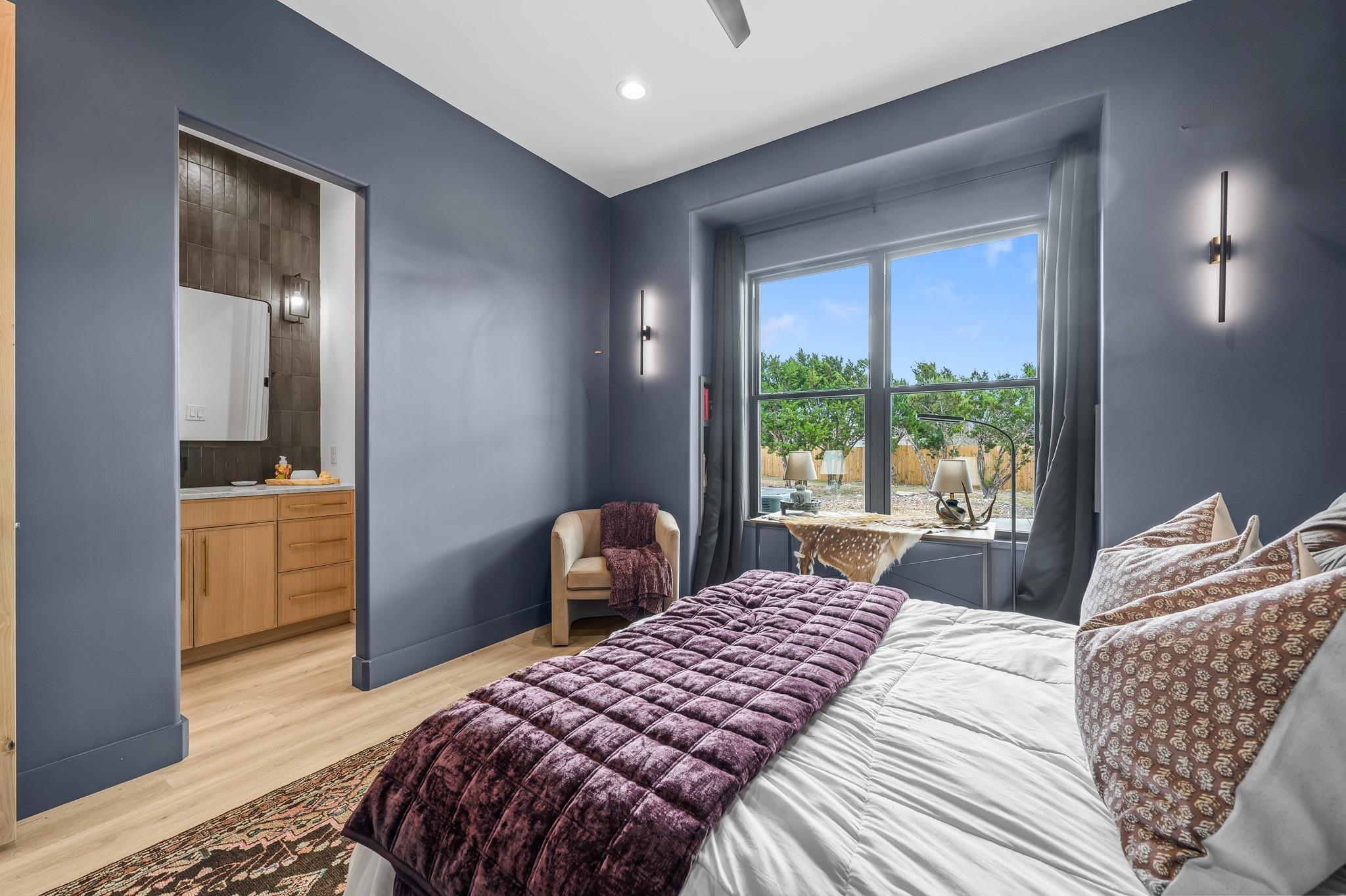 107 W Lakeshore Dr, Dripping Springs, TX 78620