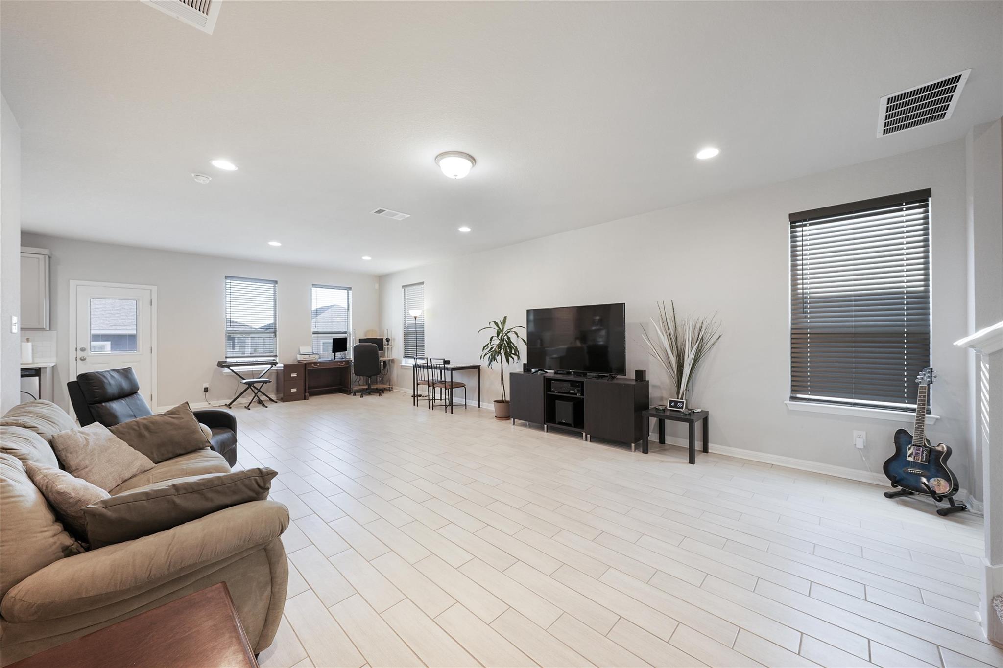 108 Drifter Ln, Jarrell, TX 76537