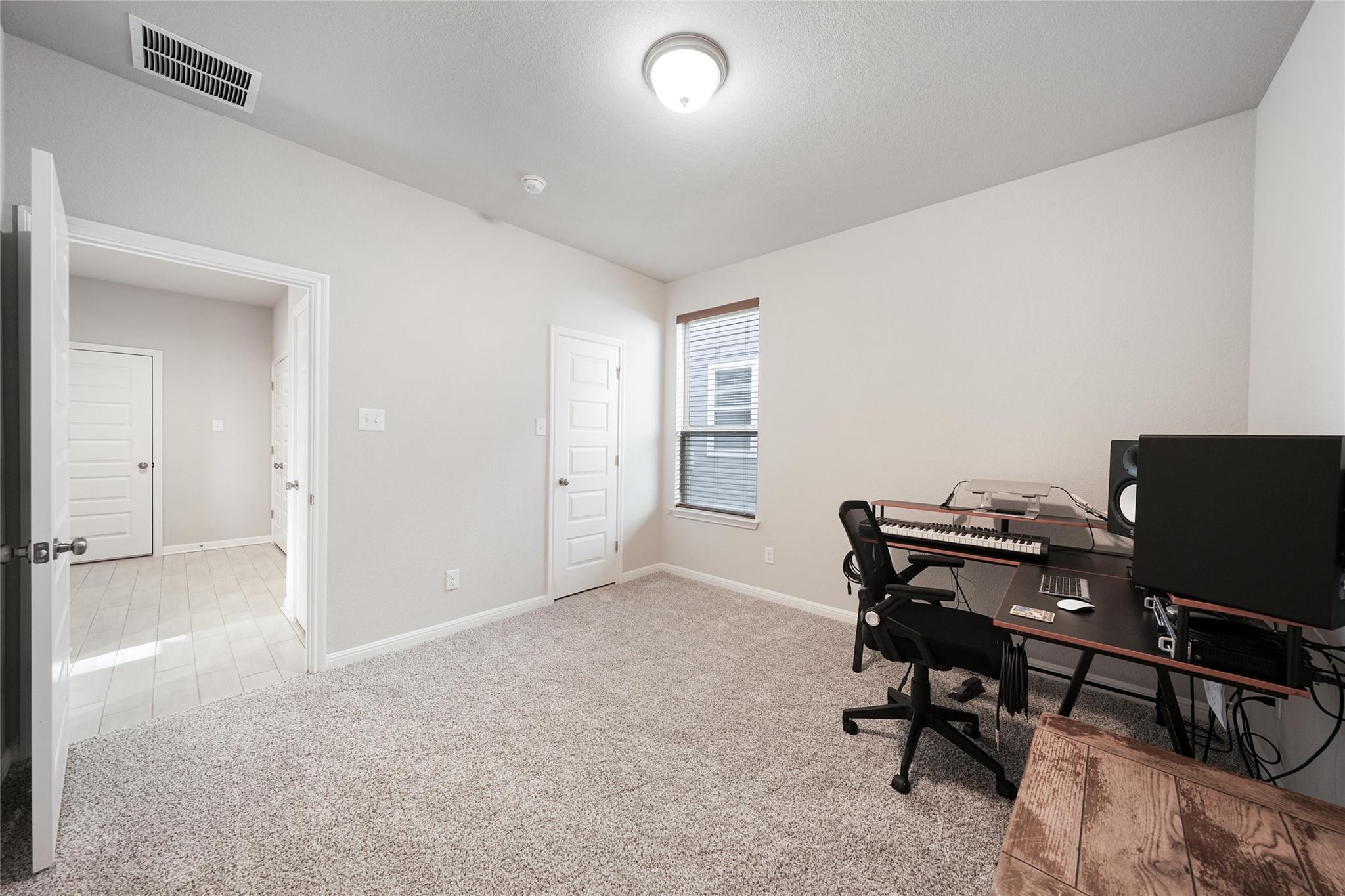 108 Drifter Ln, Jarrell, TX 76537