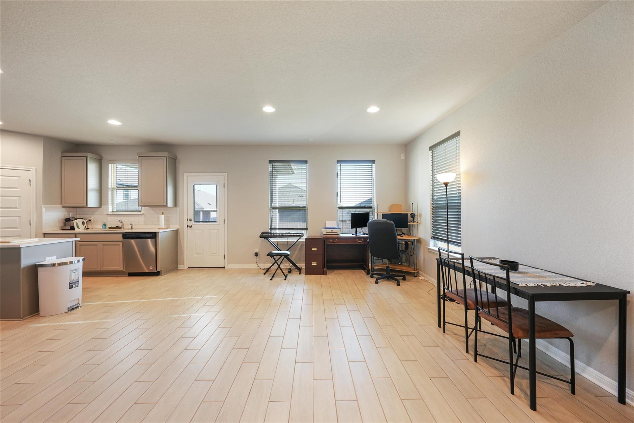 108 Drifter Ln, Jarrell, TX 76537