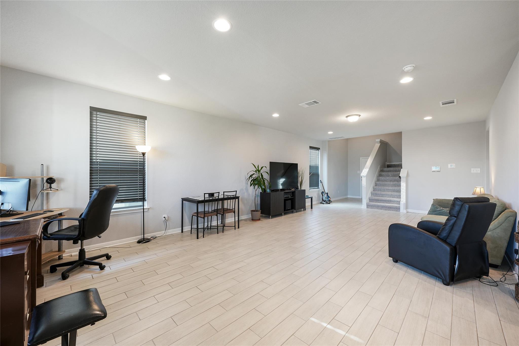 108 Drifter Ln, Jarrell, TX 76537