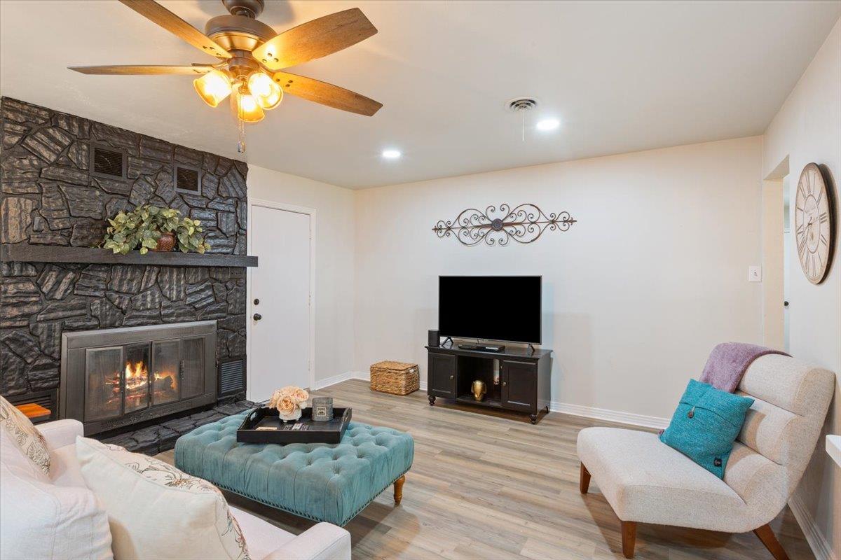 1505 S 49th St, Temple, TX 76504