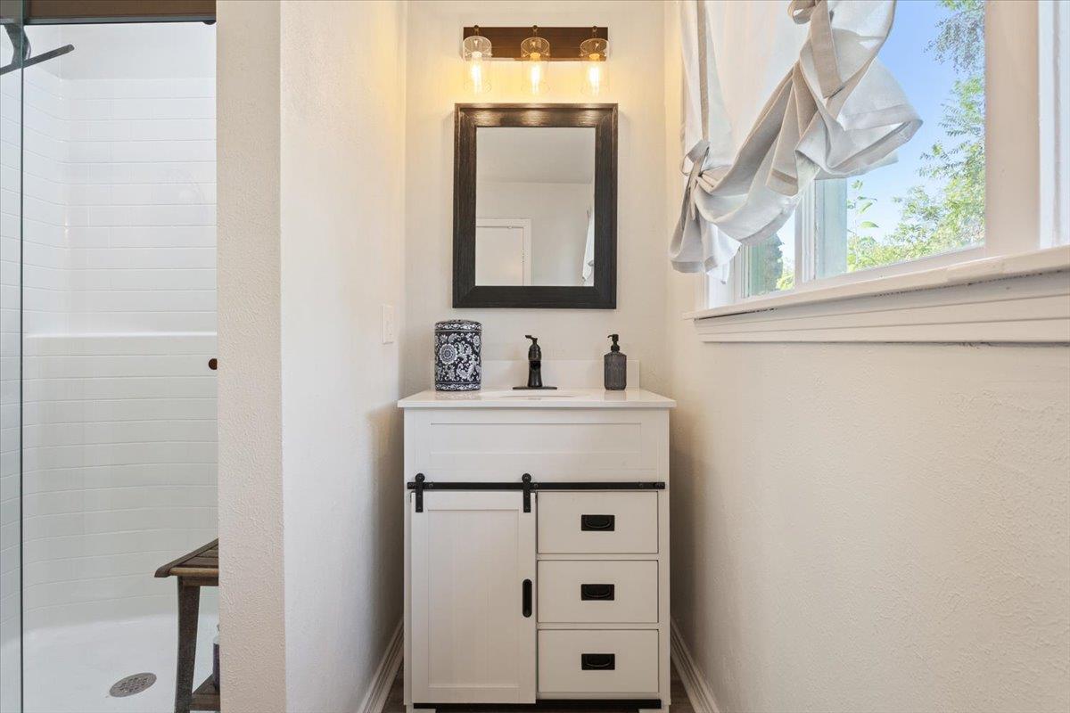 1505 S 49th St, Temple, TX 76504