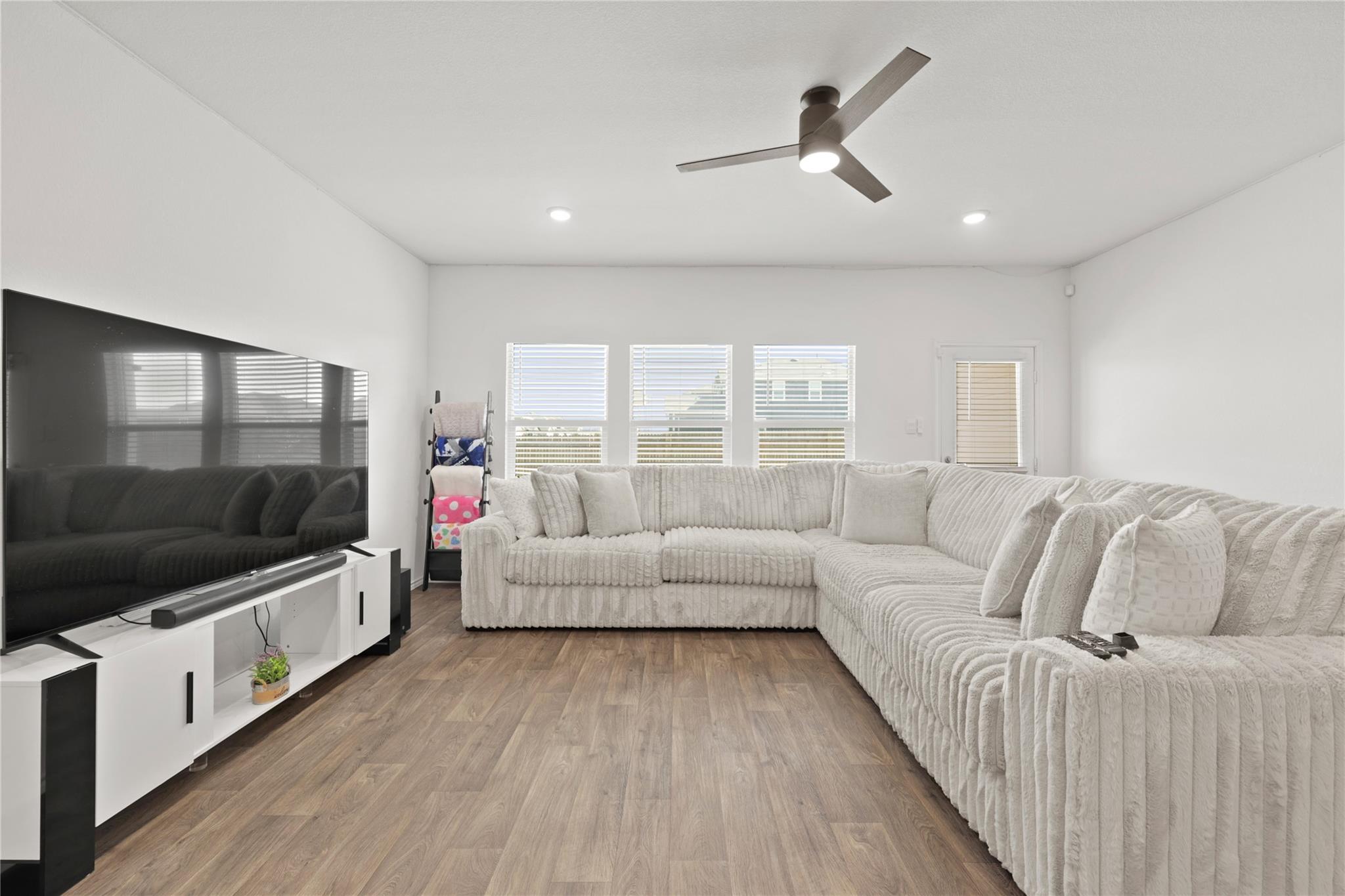 790 Arnold Loop, Kyle, TX 78640