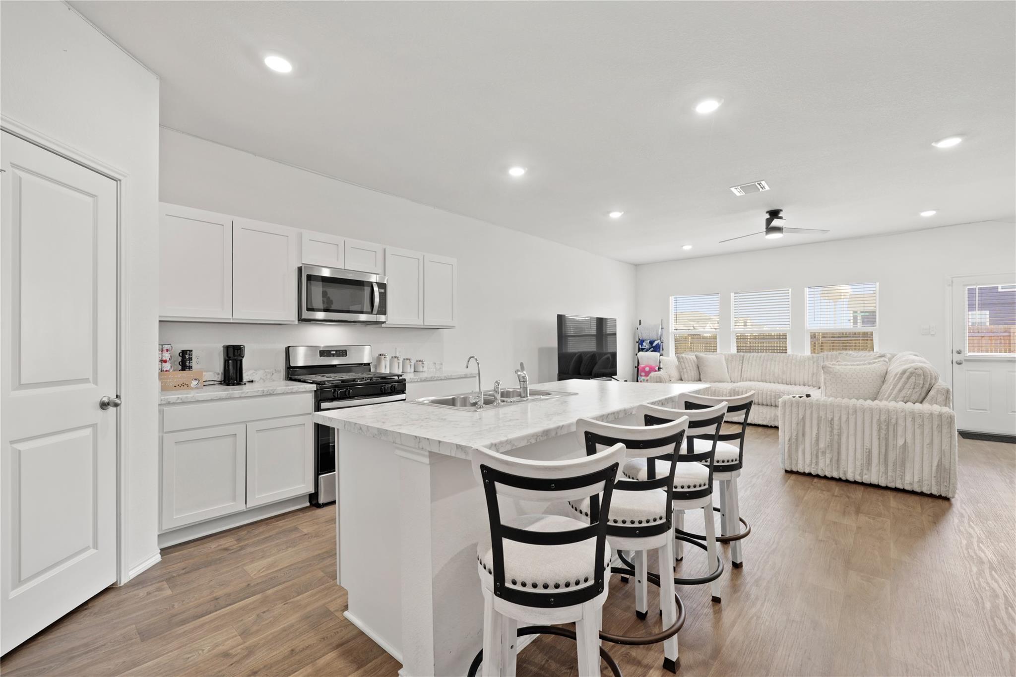 790 Arnold Loop, Kyle, TX 78640