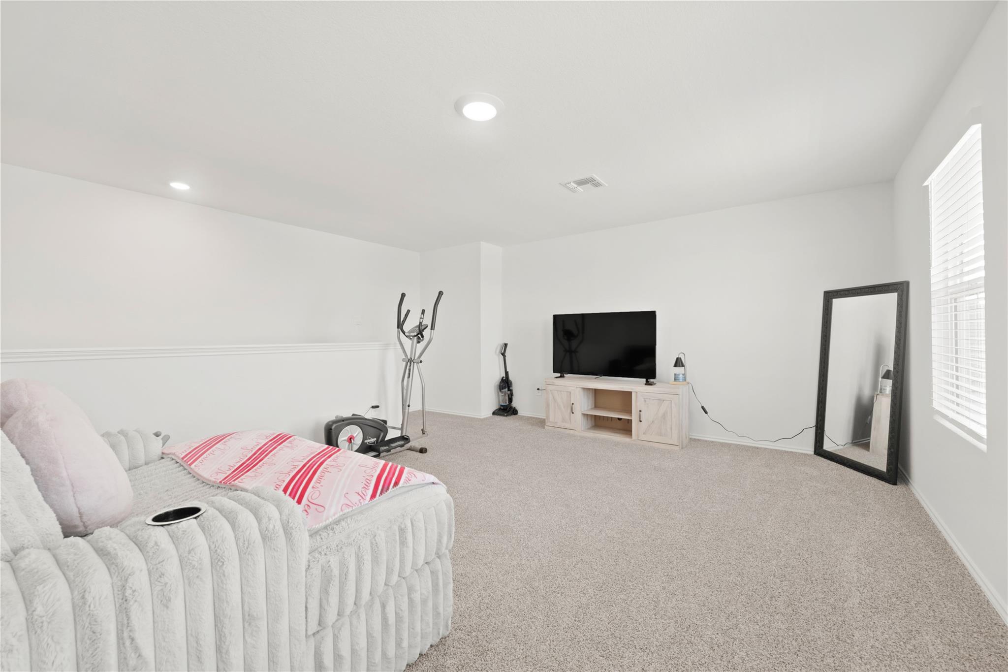 790 Arnold Loop, Kyle, TX 78640