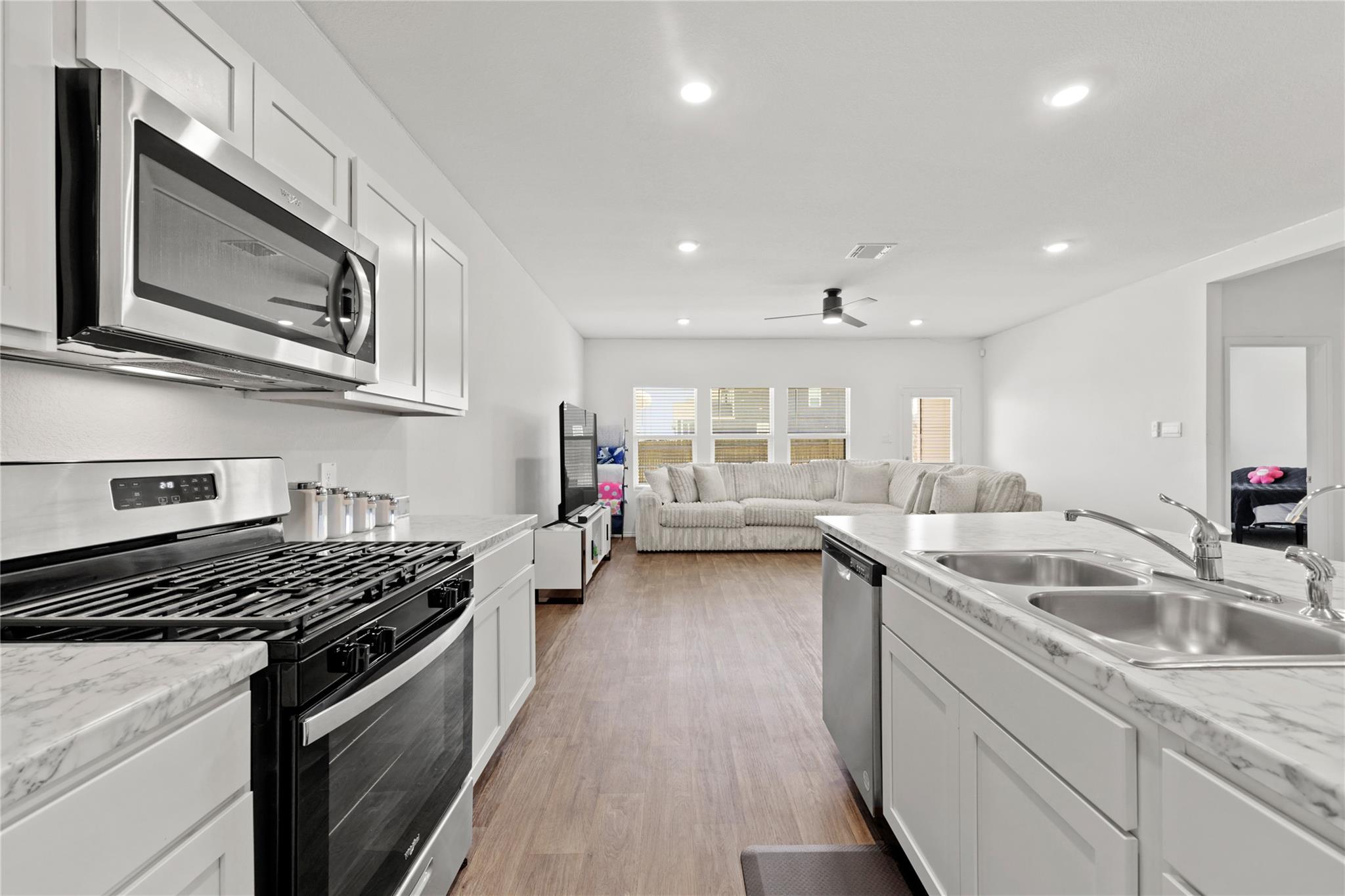 790 Arnold Loop, Kyle, TX 78640