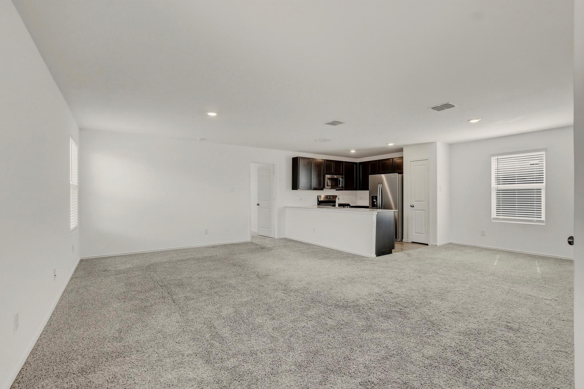 420 Halfmoon Dr, Lockhart, TX 78644