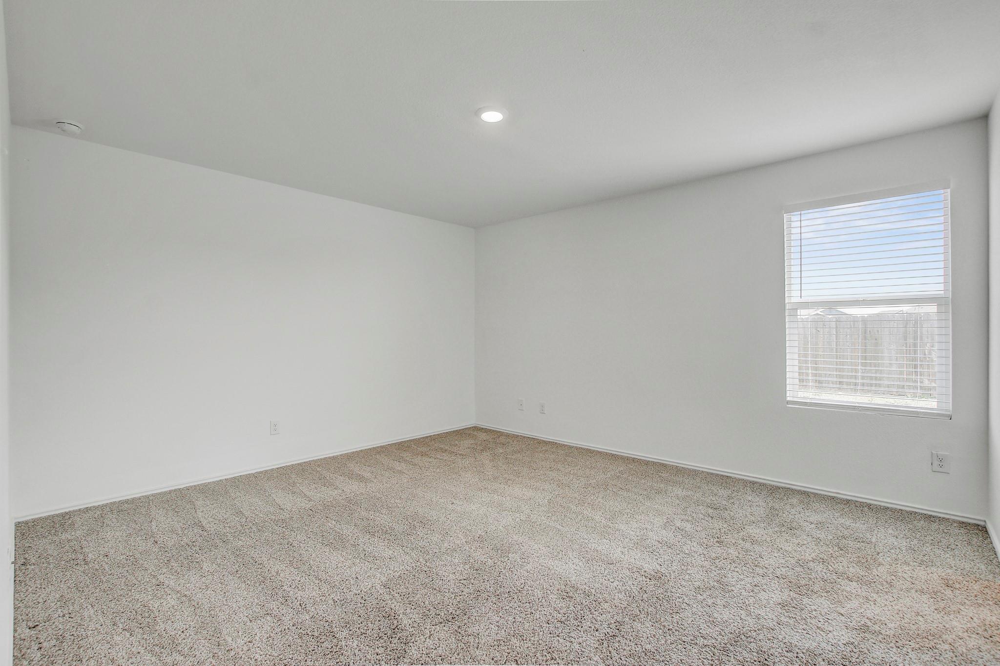 420 Halfmoon Dr, Lockhart, TX 78644