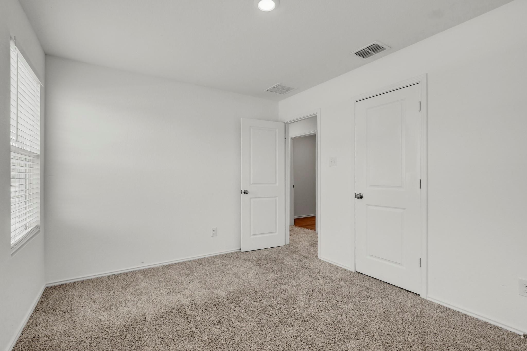 420 Halfmoon Dr, Lockhart, TX 78644