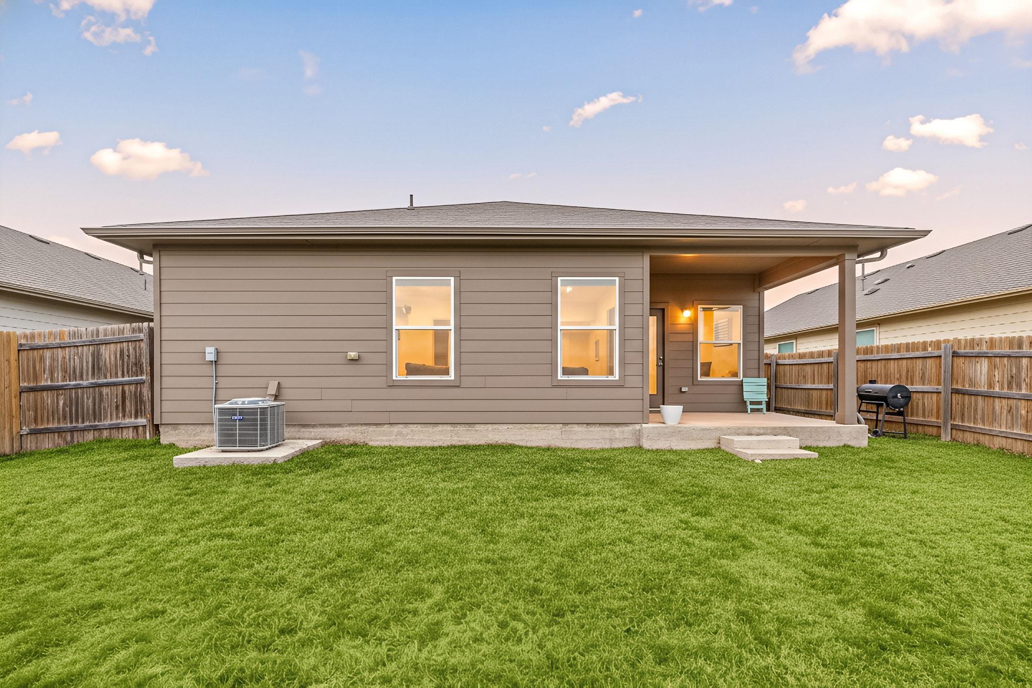 152 Cibolo Creek Dr, Kyle, TX 78640