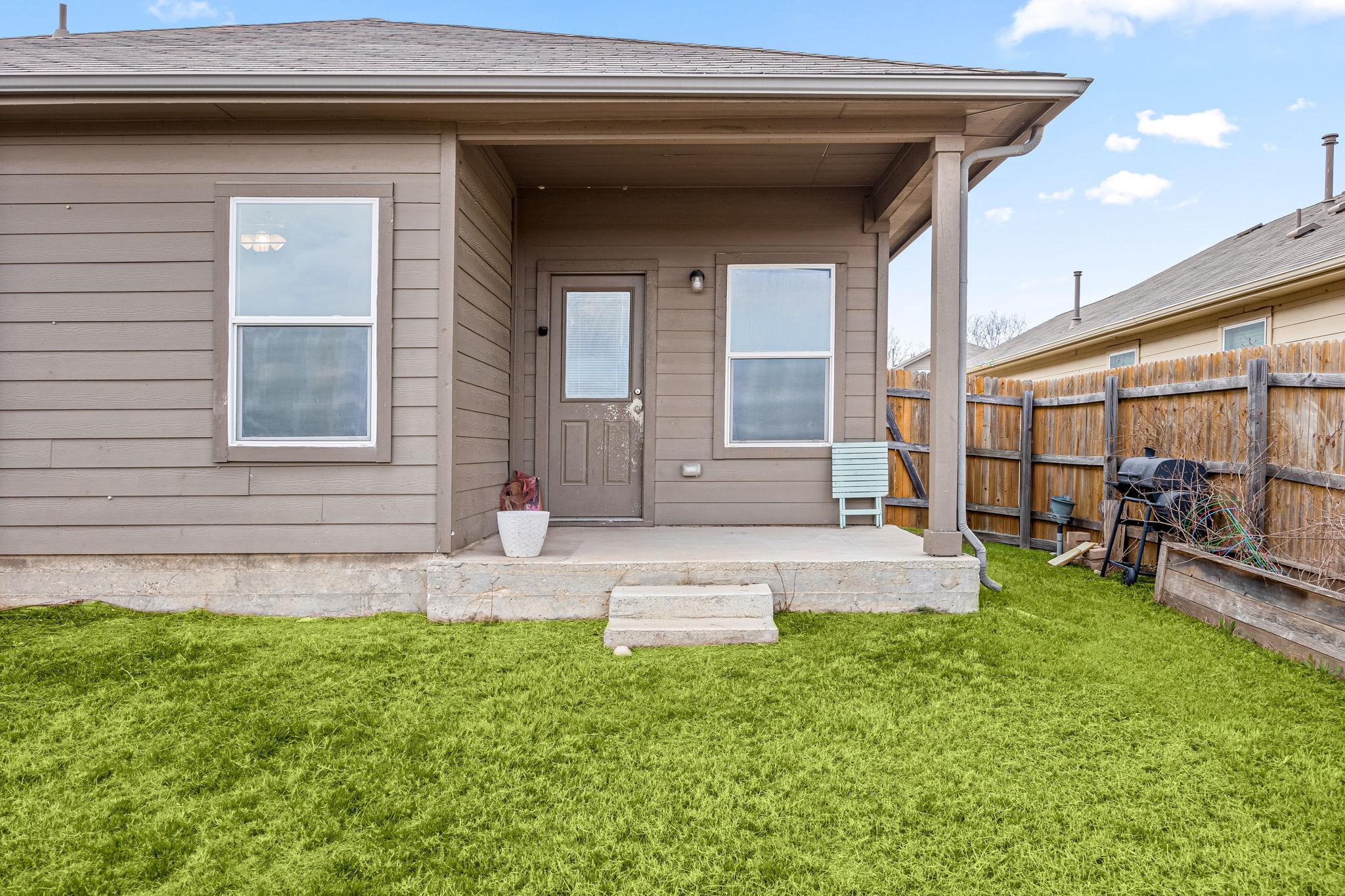 152 Cibolo Creek Dr, Kyle, TX 78640