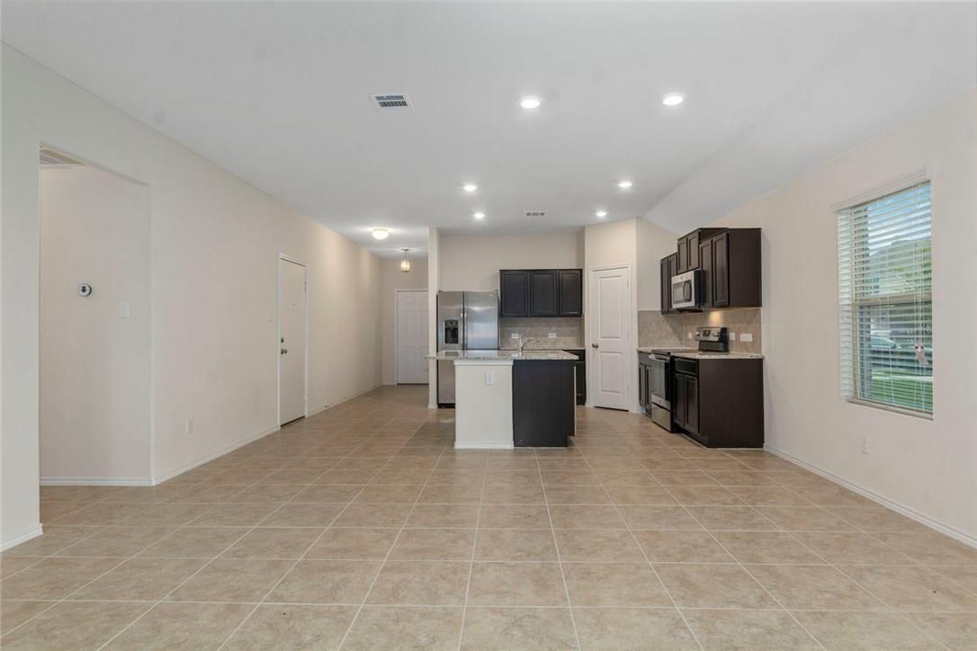 837 Hillrose Dr, Leander, TX 78641