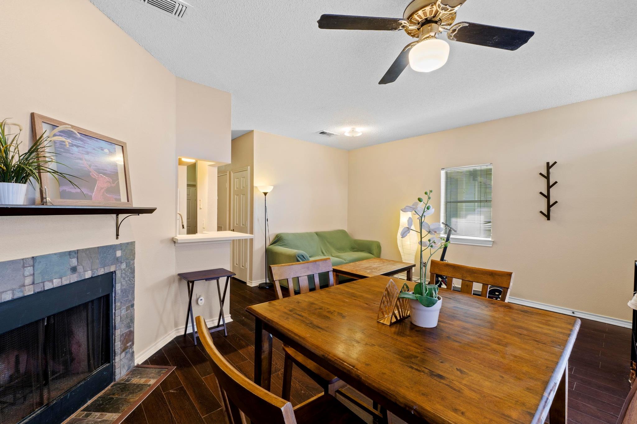 915 W 22nd 1/2 St # 202, Austin, TX 78705