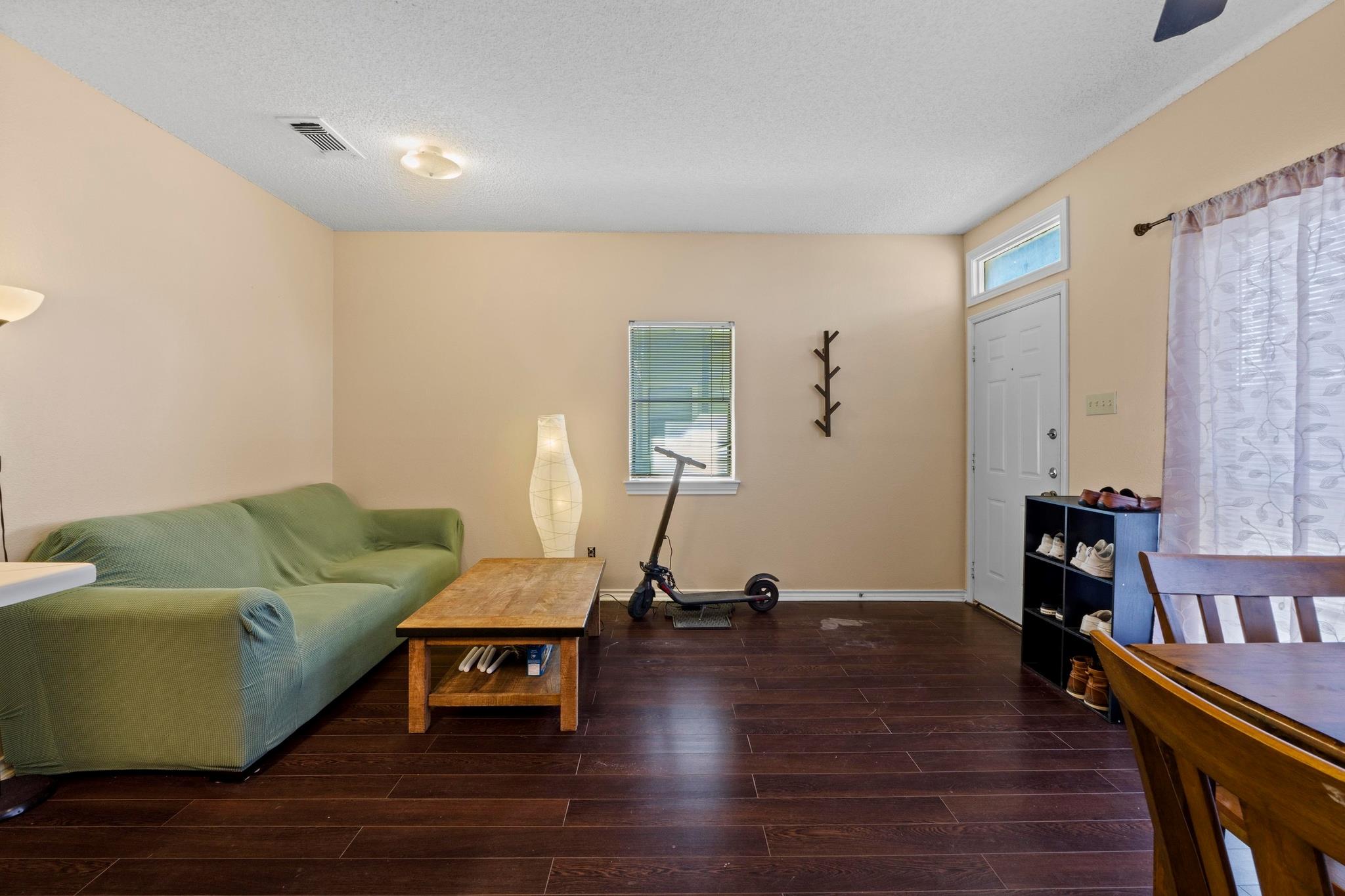 915 W 22nd 1/2 St # 202, Austin, TX 78705