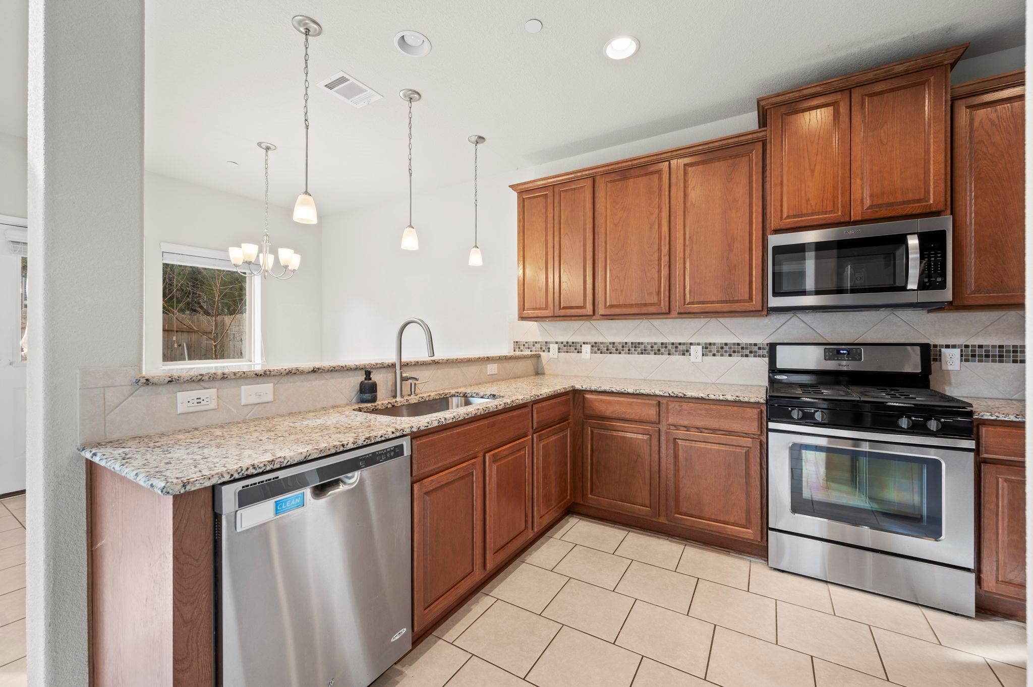 2304 S Lakeline Blvd # 384, Cedar Park, TX 78613