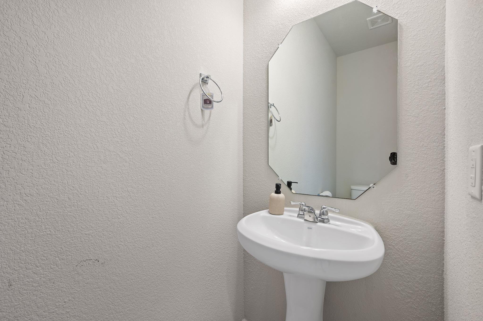 2304 S Lakeline Blvd # 384, Cedar Park, TX 78613