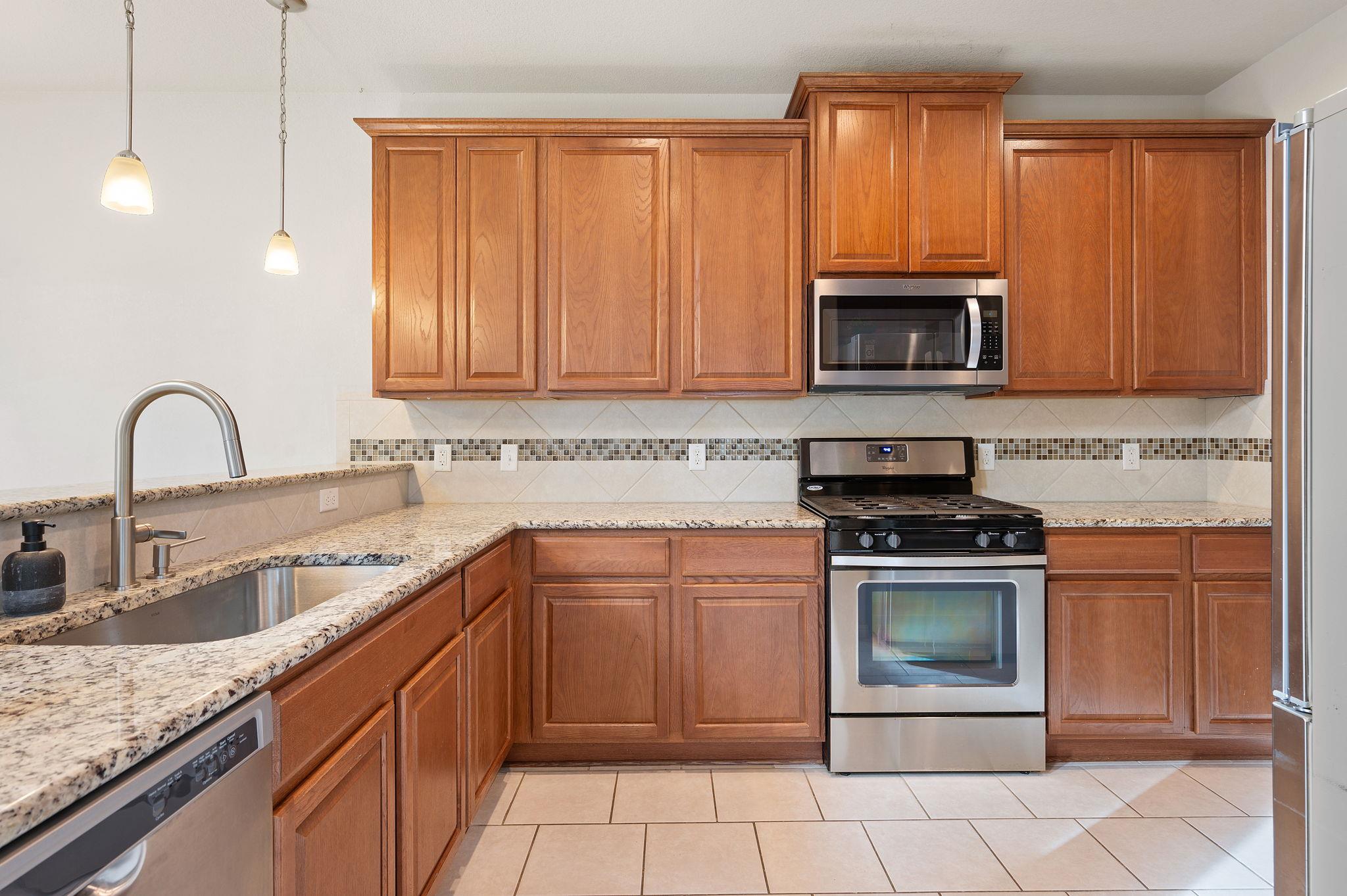 2304 S Lakeline Blvd # 384, Cedar Park, TX 78613