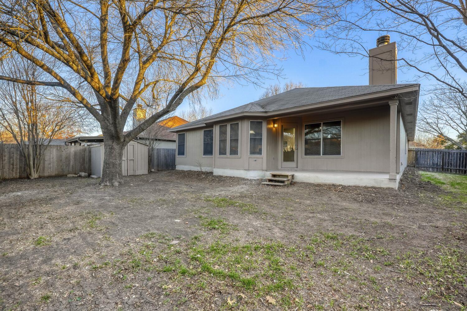 440 Zebra Dr, Kyle, TX 78640