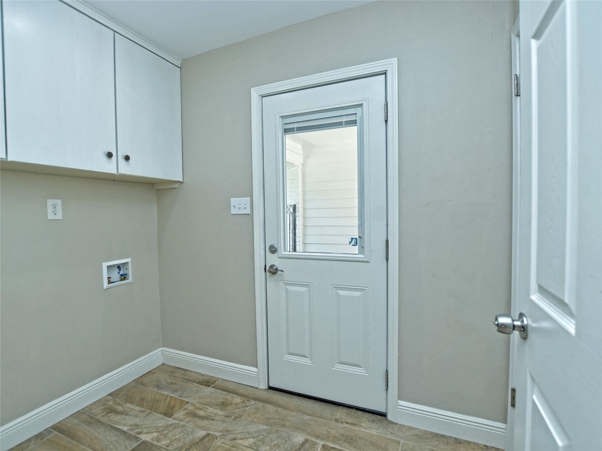 4301 Balcones Woods Dr, Austin, TX 78759