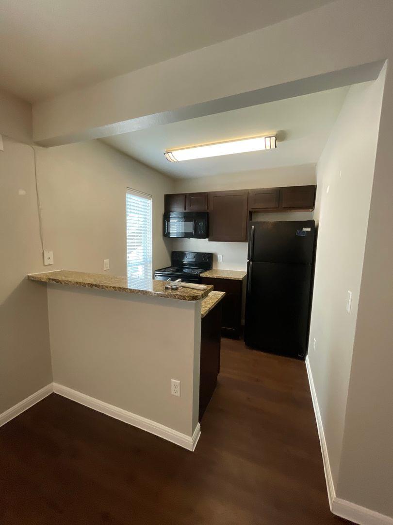 2512 Durwood St # 108, Austin, TX 78704