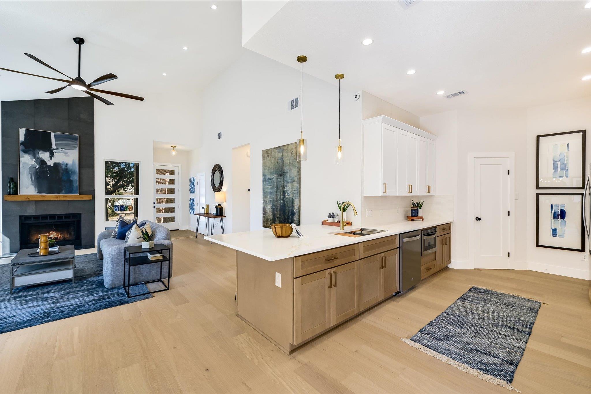 10217 Lindshire Ln, Austin, TX 78748