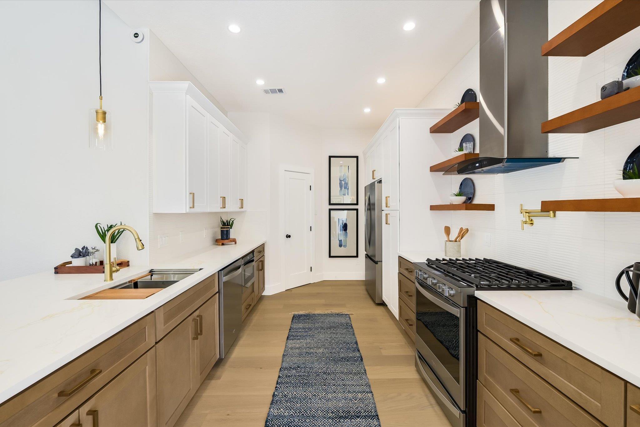 10217 Lindshire Ln, Austin, TX 78748