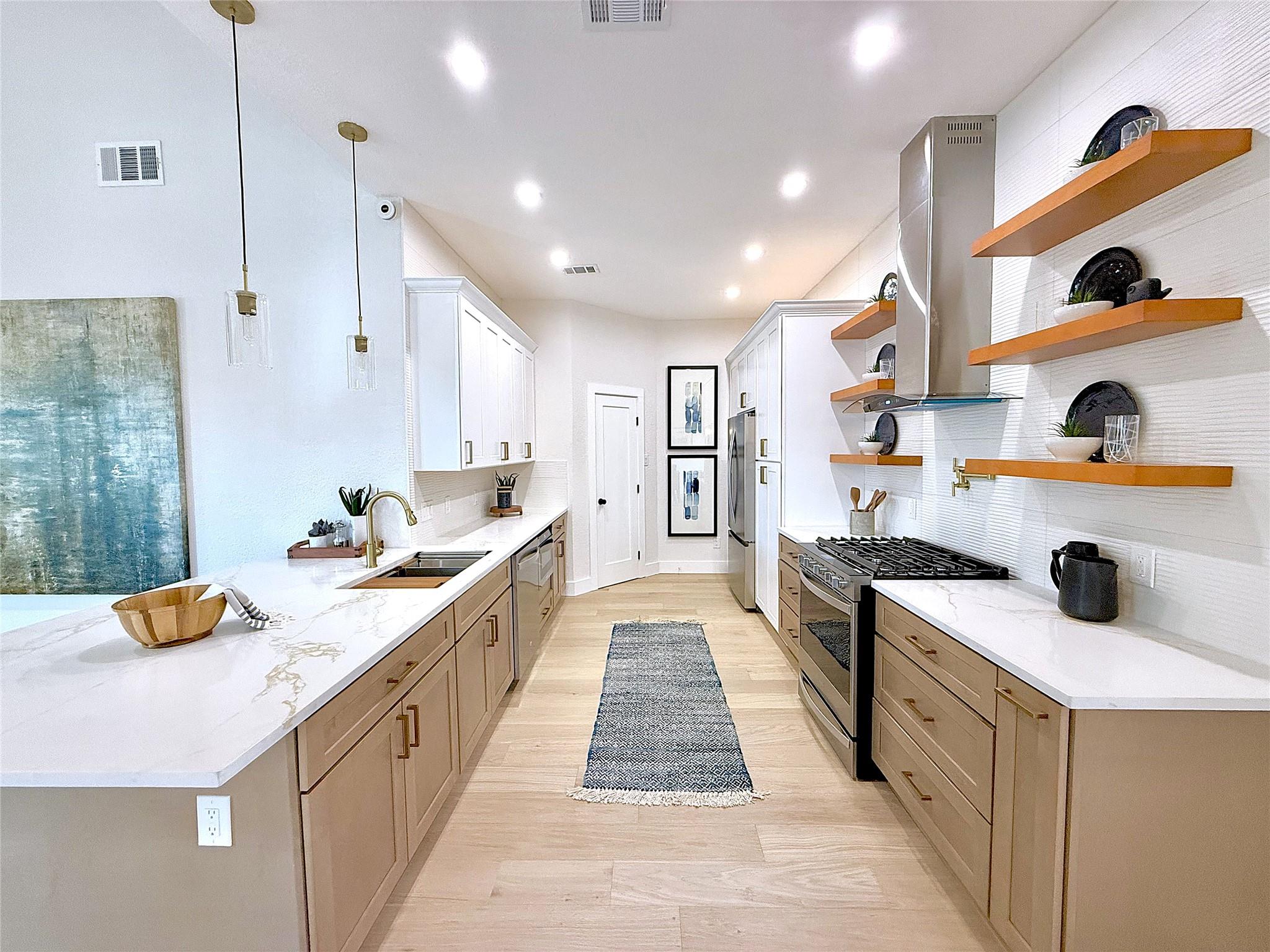 10217 Lindshire Ln, Austin, TX 78748