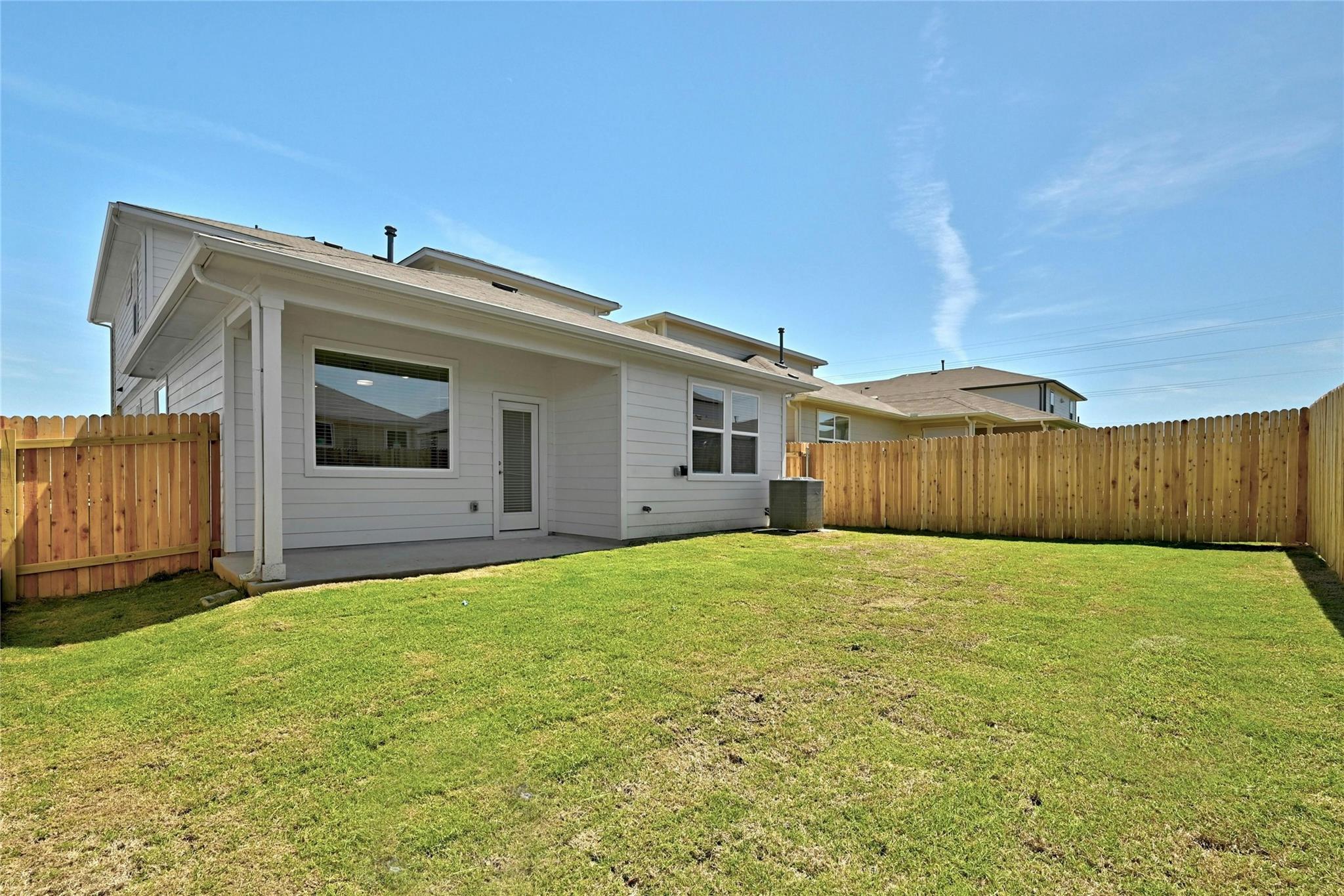 121 NEW HAVEN St, San Marcos, TX 78666