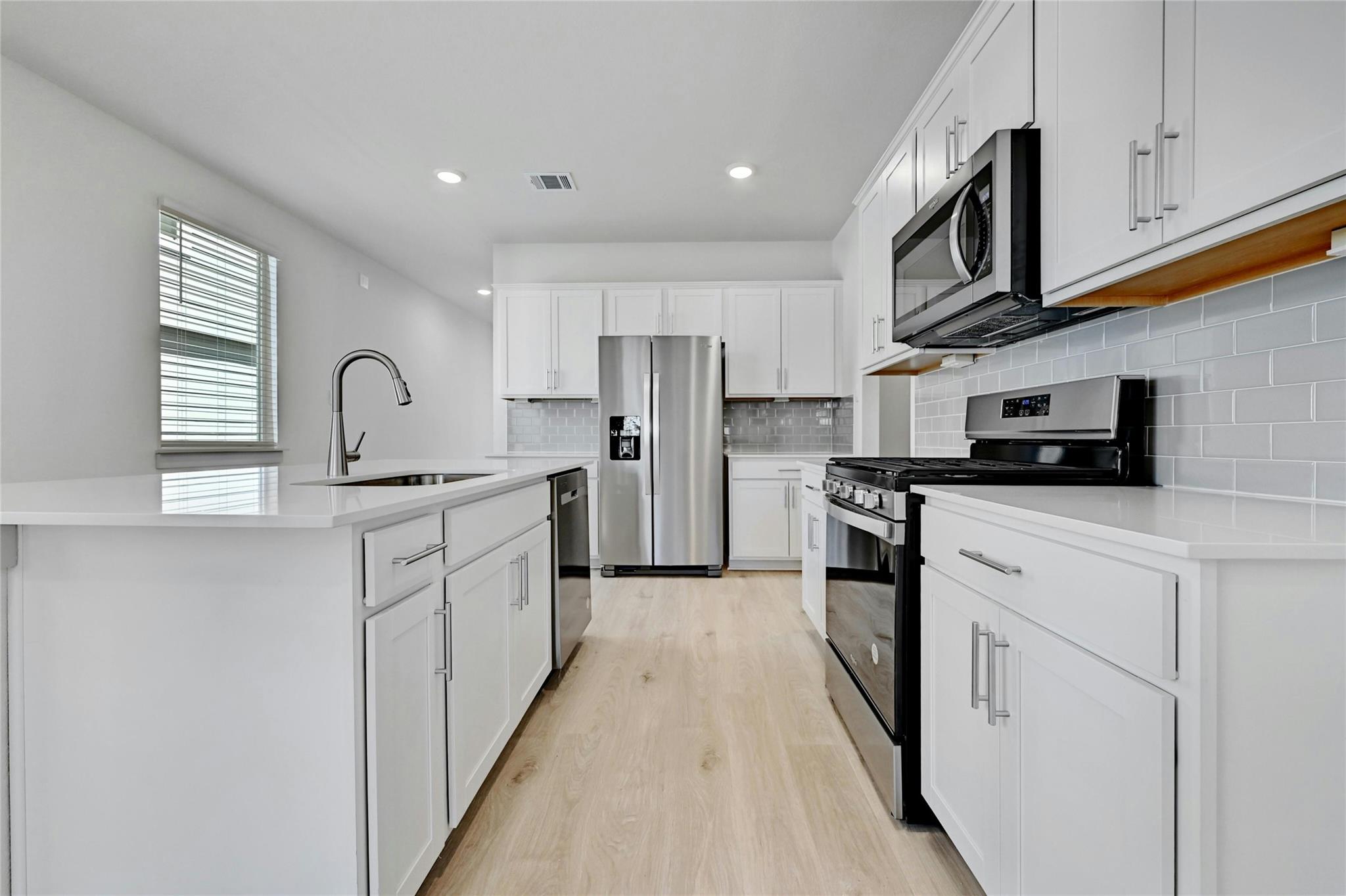 121 NEW HAVEN St, San Marcos, TX 78666