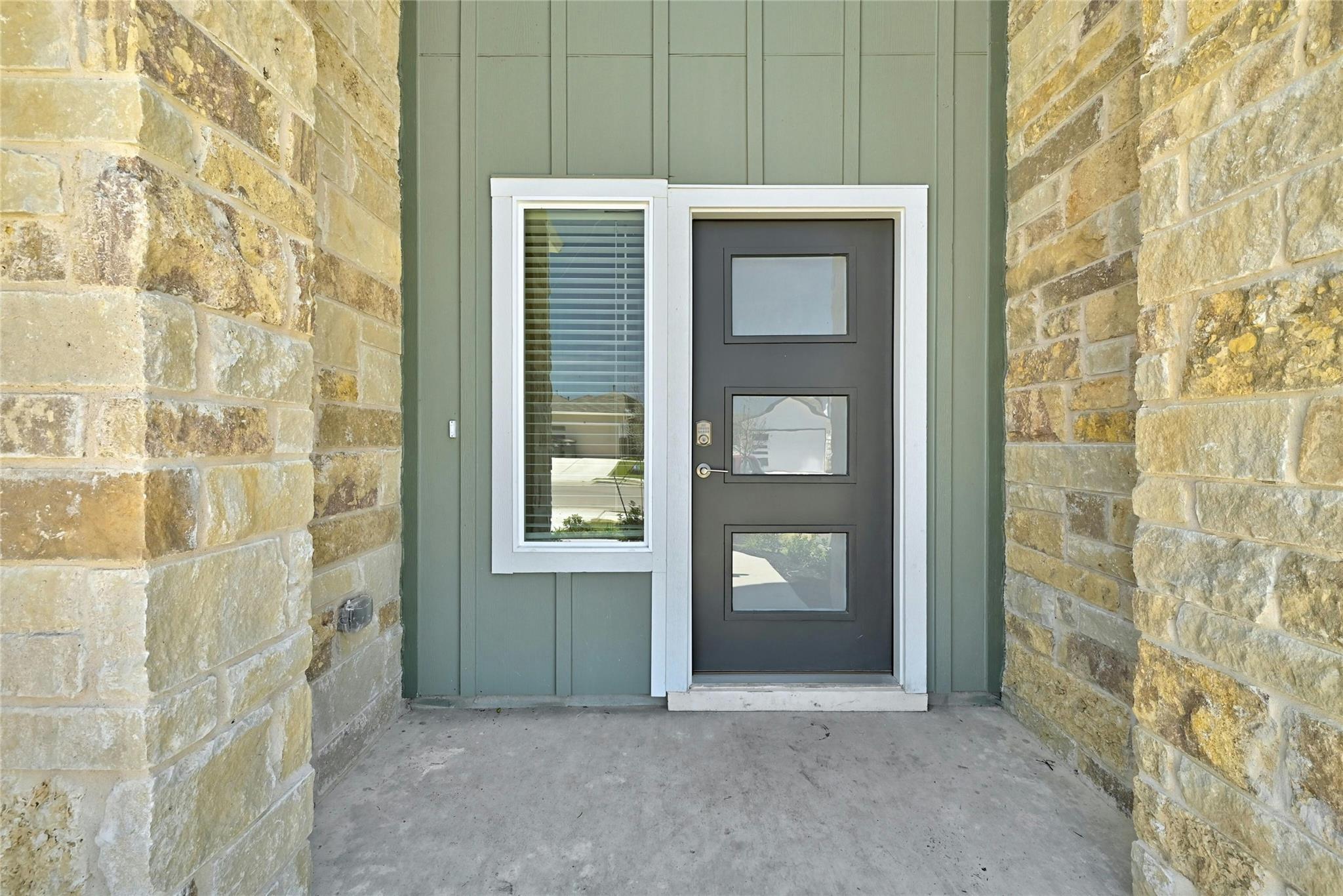 121 NEW HAVEN St, San Marcos, TX 78666