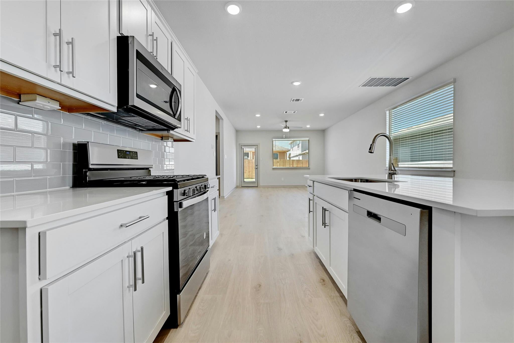 121 NEW HAVEN St, San Marcos, TX 78666