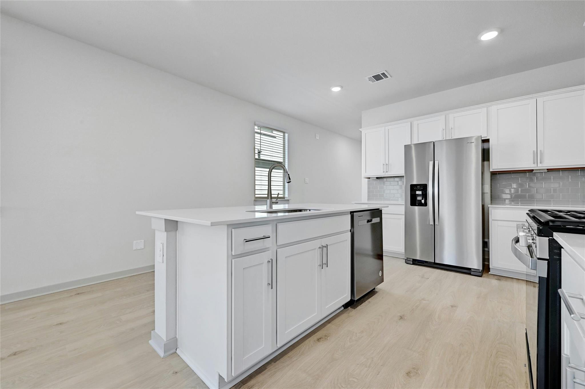 121 NEW HAVEN St, San Marcos, TX 78666