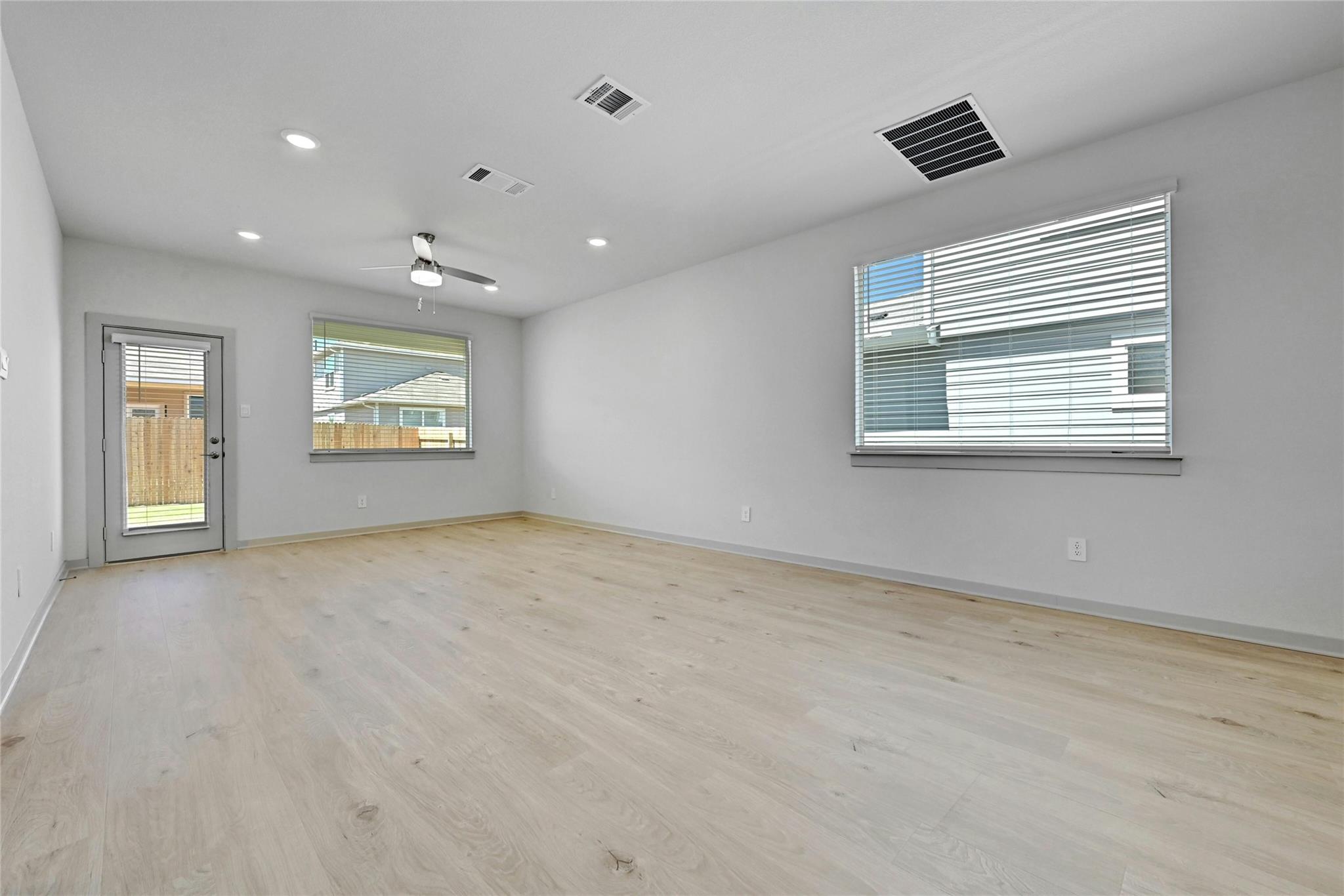 121 NEW HAVEN St, San Marcos, TX 78666