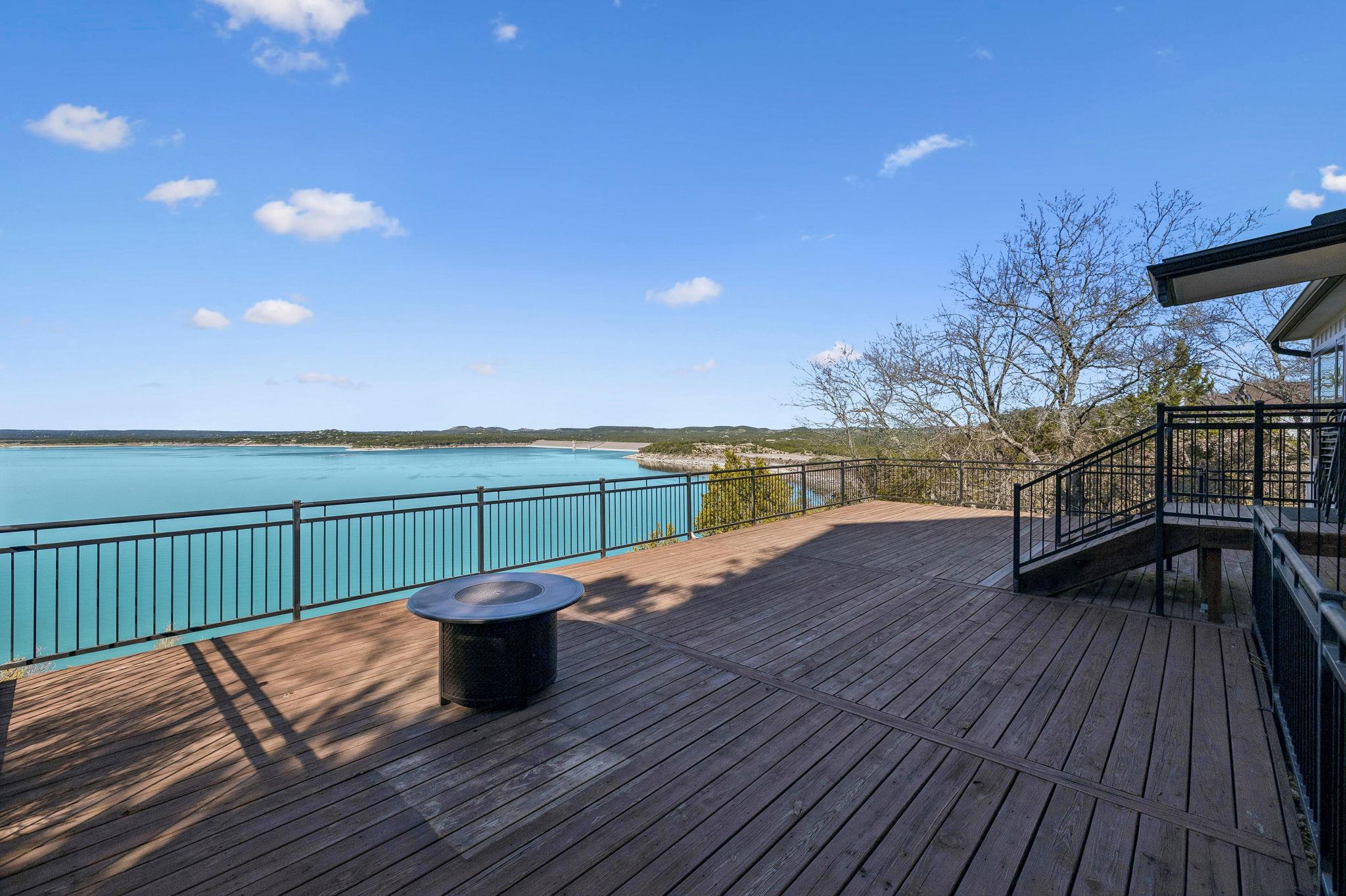 1335 Larson Dr, Canyon Lake, TX 78133