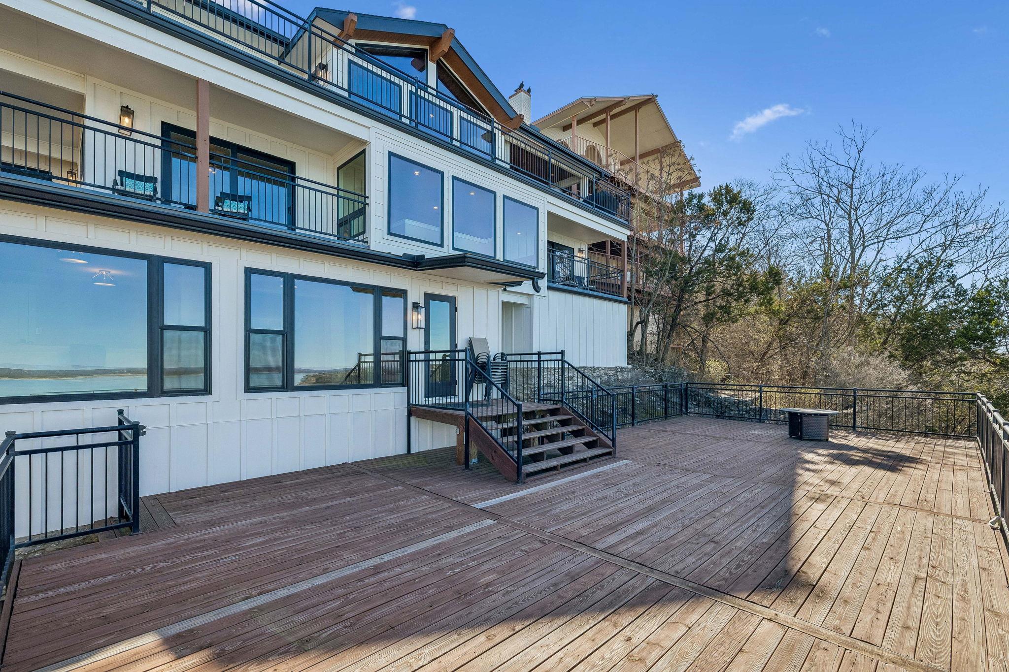 1335 Larson Dr, Canyon Lake, TX 78133