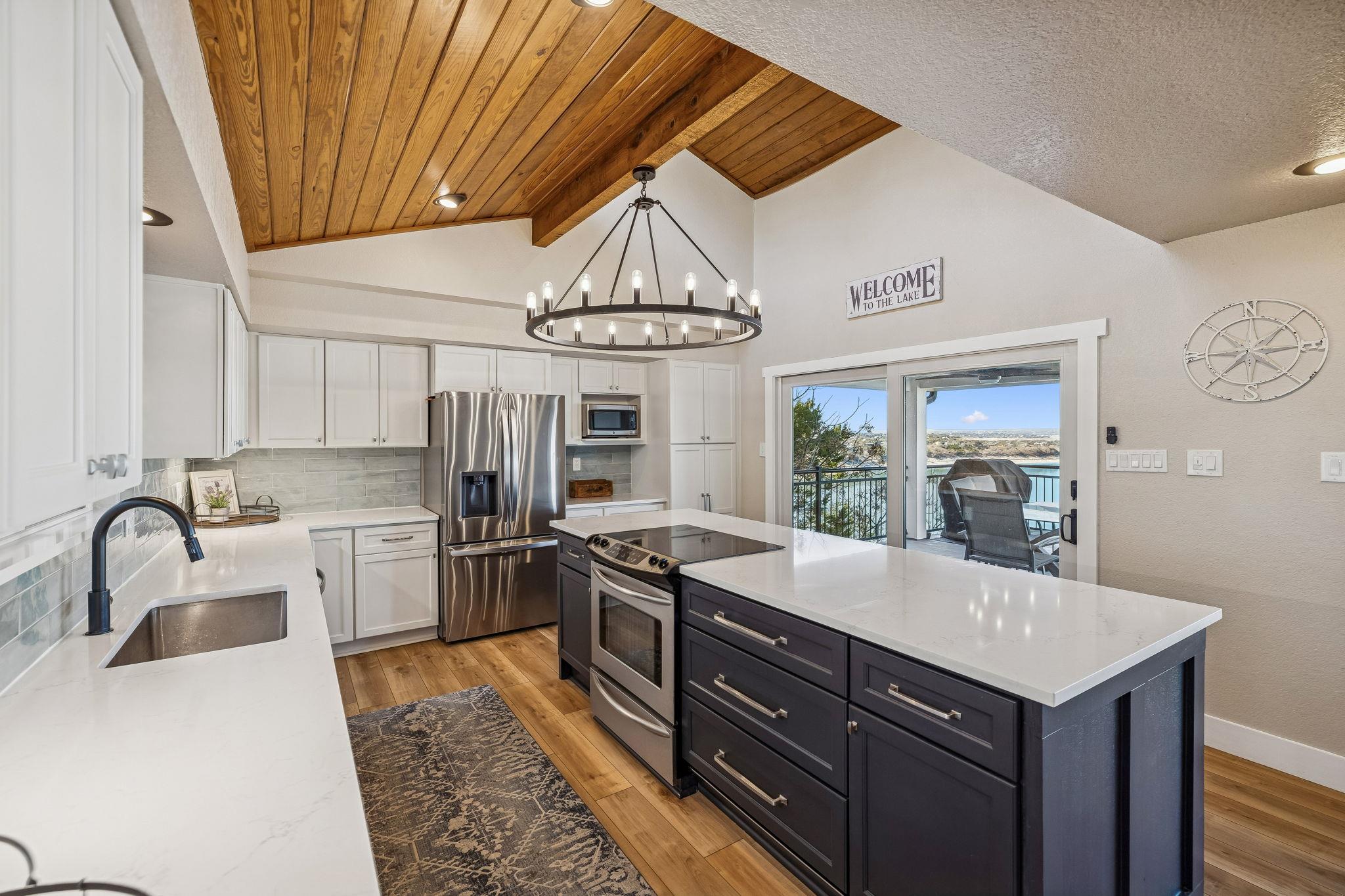 1335 Larson Dr, Canyon Lake, TX 78133