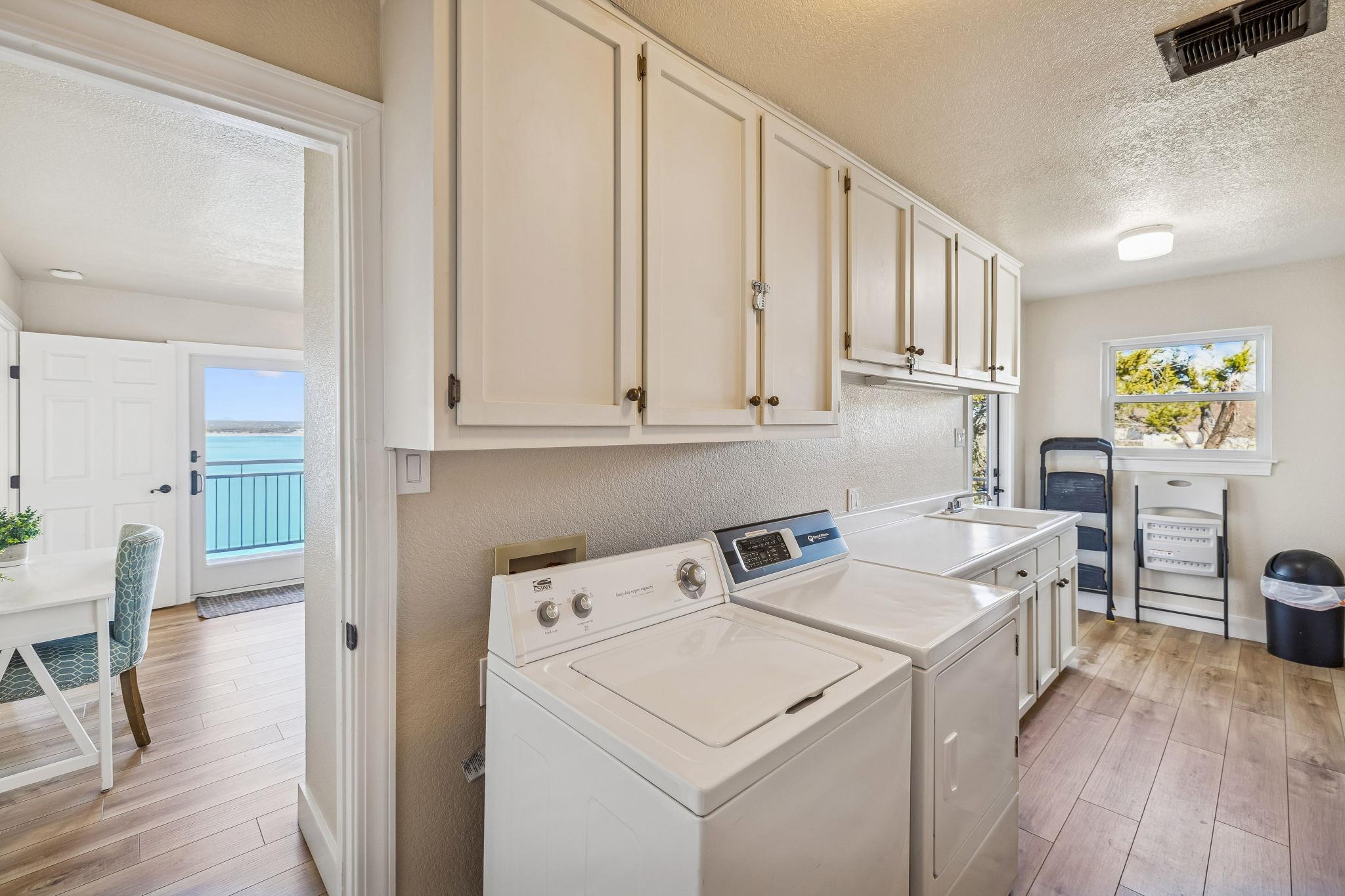 1335 Larson Dr, Canyon Lake, TX 78133