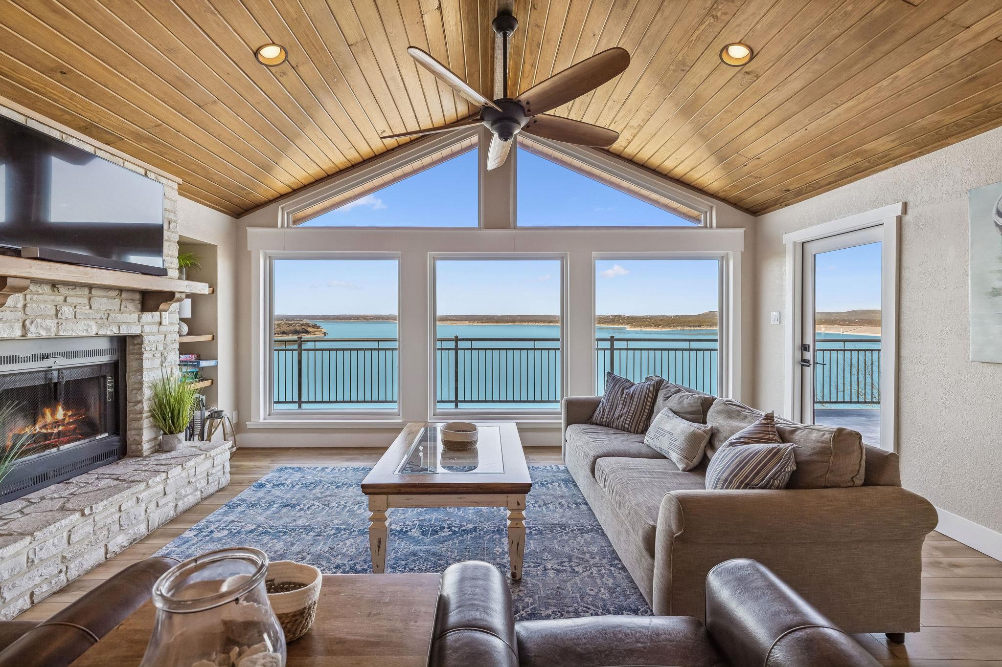 1335 Larson Dr, Canyon Lake, TX 78133