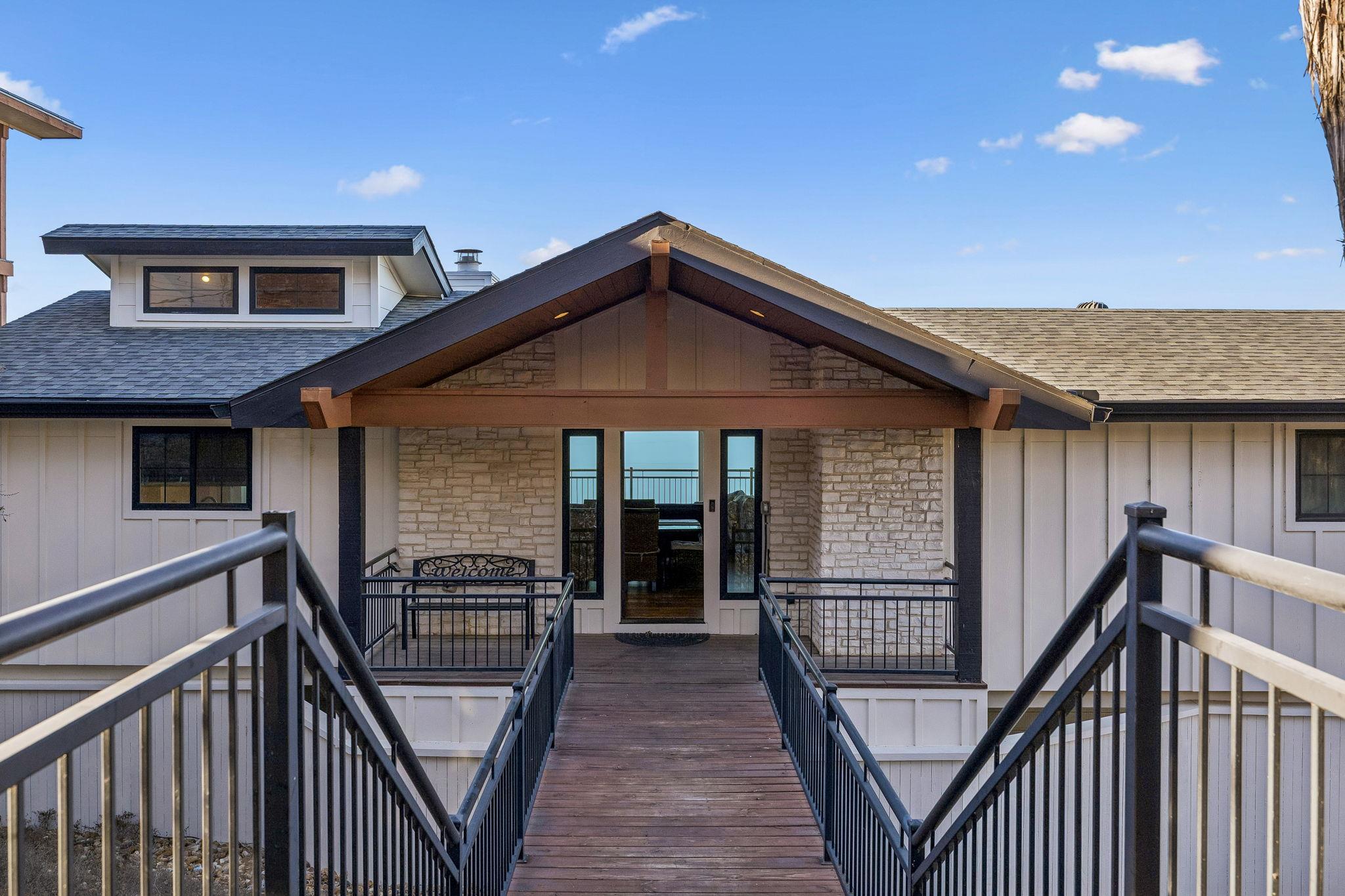 1335 Larson Dr, Canyon Lake, TX 78133