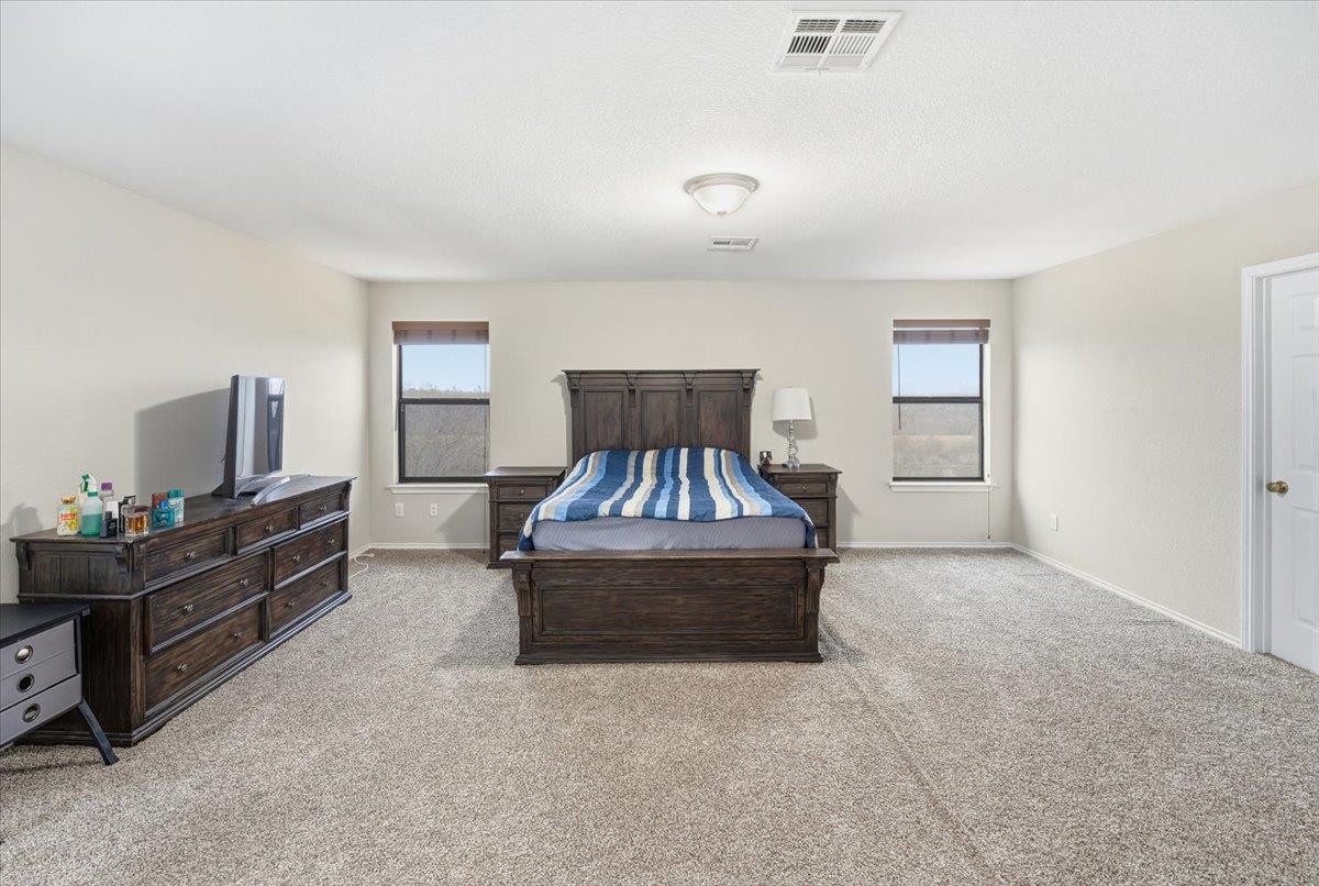 13321 Coomes Dr, Del Valle, TX 78617