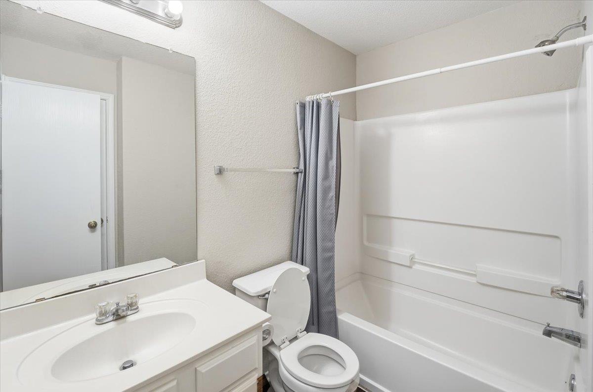 13321 Coomes Dr, Del Valle, TX 78617