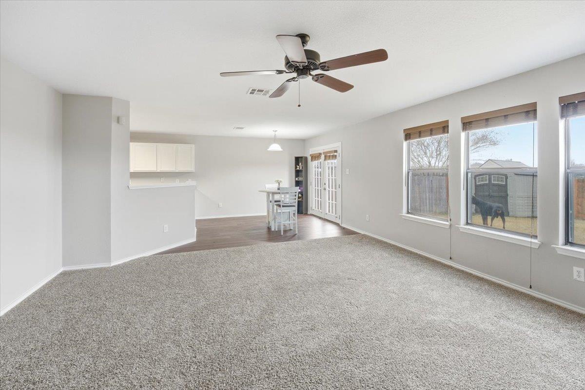 13321 Coomes Dr, Del Valle, TX 78617