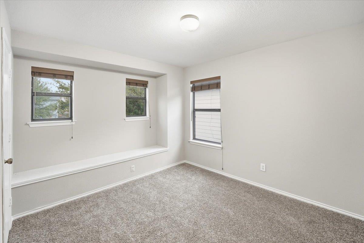 13321 Coomes Dr, Del Valle, TX 78617