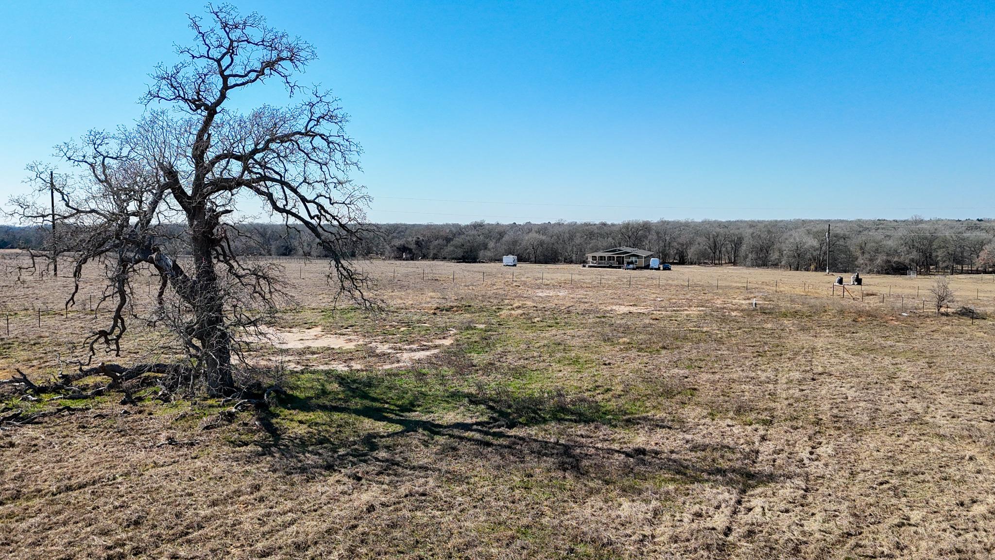 8244 Old Colony Line Rd, Dale, TX 78616